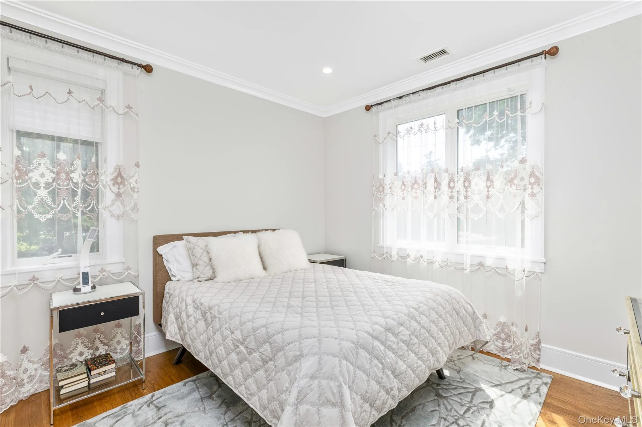 26 Tuthill Lane, Southampton, NY, 3 Bedrooms Bedrooms, 7 Rooms Rooms,3 BathroomsBathrooms,Residential,For Rent,Tuthill,0,1013688 26 Tuthill Lane, Southampton, NY, 3 Bedrooms Bedrooms, 7 Rooms Rooms,3 BathroomsBathrooms,Residential,For Rent,Tuthill,0,1013688
