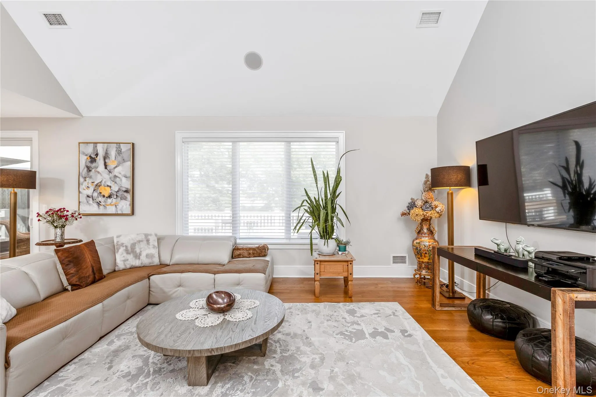 26 Tuthill Lane, Southampton, NY, 3 Bedrooms Bedrooms, 7 Rooms Rooms,3 BathroomsBathrooms,Residential,For Rent,Tuthill,0,1013688 26 Tuthill Lane, Southampton, NY, 3 Bedrooms Bedrooms, 7 Rooms Rooms,3 BathroomsBathrooms,Residential,For Rent,Tuthill,0,1013688