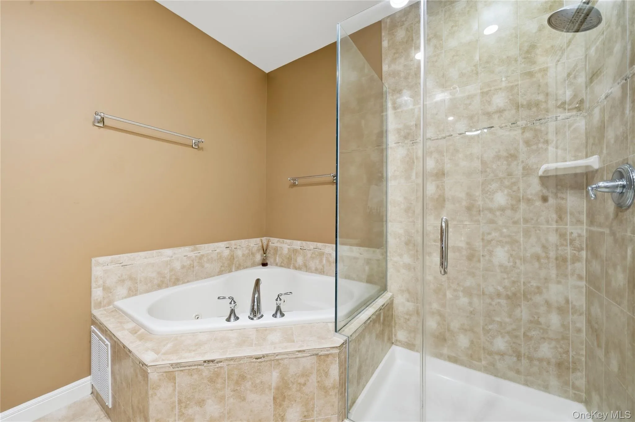 5 Daniels Way, Islip, NY, 3 Bedrooms Bedrooms, 7 Rooms Rooms,3 BathroomsBathrooms,Residential,For Rent,Daniels,0,1013697 5 Daniels Way, Islip, NY, 3 Bedrooms Bedrooms, 7 Rooms Rooms,3 BathroomsBathrooms,Residential,For Rent,Daniels,0,1013697