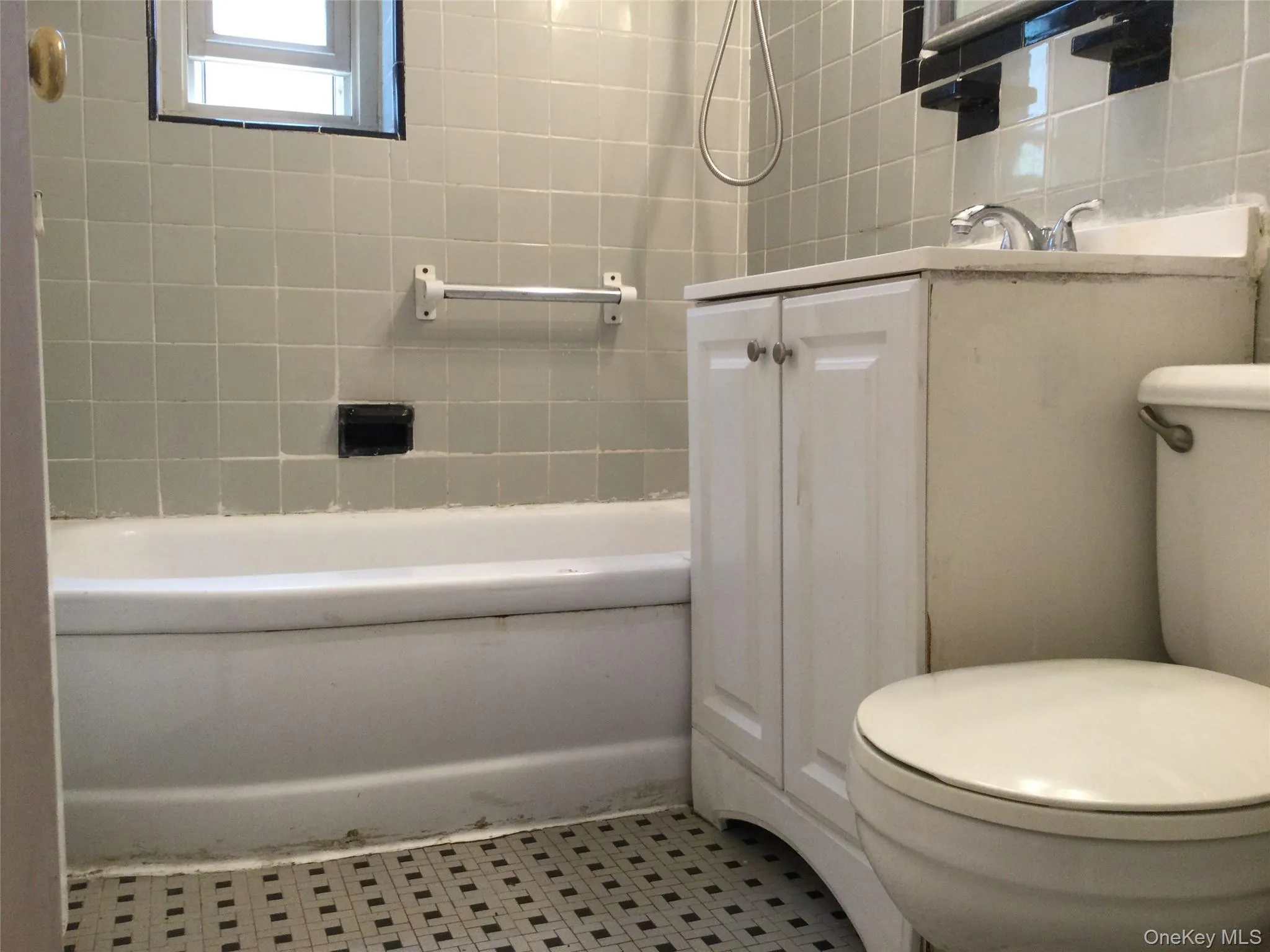 66-10 149 St, New York, NY, 2 Bedrooms Bedrooms, 5 Rooms Rooms,1 BathroomBathrooms,Residential,For Rent,149 St,0,1013698 66-10 149 St, New York, NY, 2 Bedrooms Bedrooms, 5 Rooms Rooms,1 BathroomBathrooms,Residential,For Rent,149 St,0,1013698