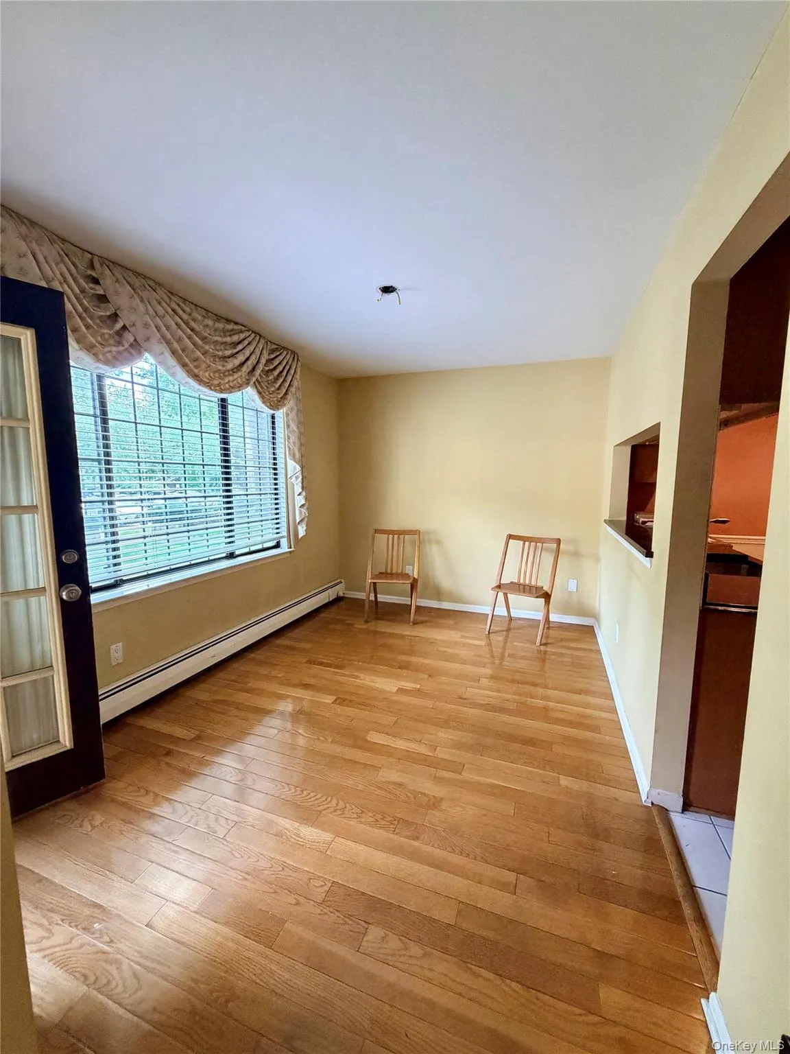 20 Foxwood Drive, Mount Pleasant, NY, 1 Bedroom Bedrooms, 5 Rooms Rooms,1 BathroomBathrooms,Residential,For Rent,Foxwood,0,KEY1013700 20 Foxwood Drive, Mount Pleasant, NY, 1 Bedroom Bedrooms, 5 Rooms Rooms,1 BathroomBathrooms,Residential,For Rent,Foxwood,0,KEY1013700