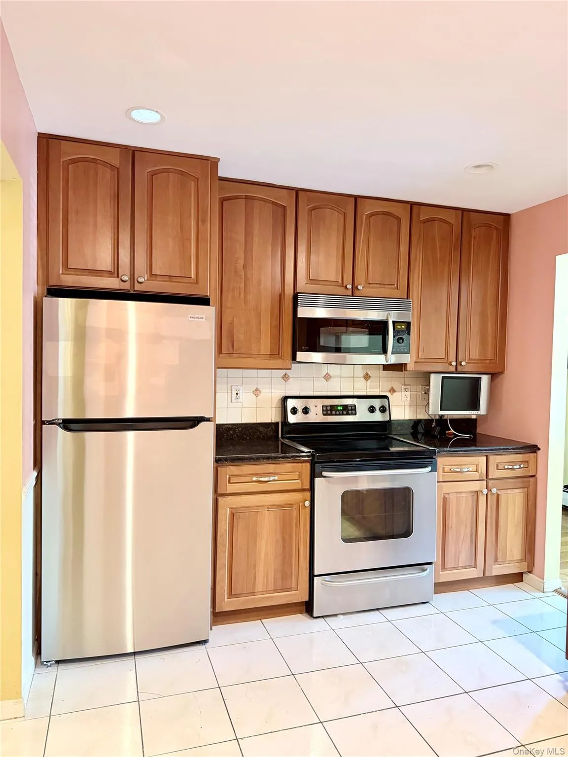 20 Foxwood Drive, Mount Pleasant, NY, 1 Bedroom Bedrooms, 5 Rooms Rooms,1 BathroomBathrooms,Residential,For Rent,Foxwood,0,KEY1013700 20 Foxwood Drive, Mount Pleasant, NY, 1 Bedroom Bedrooms, 5 Rooms Rooms,1 BathroomBathrooms,Residential,For Rent,Foxwood,0,KEY1013700