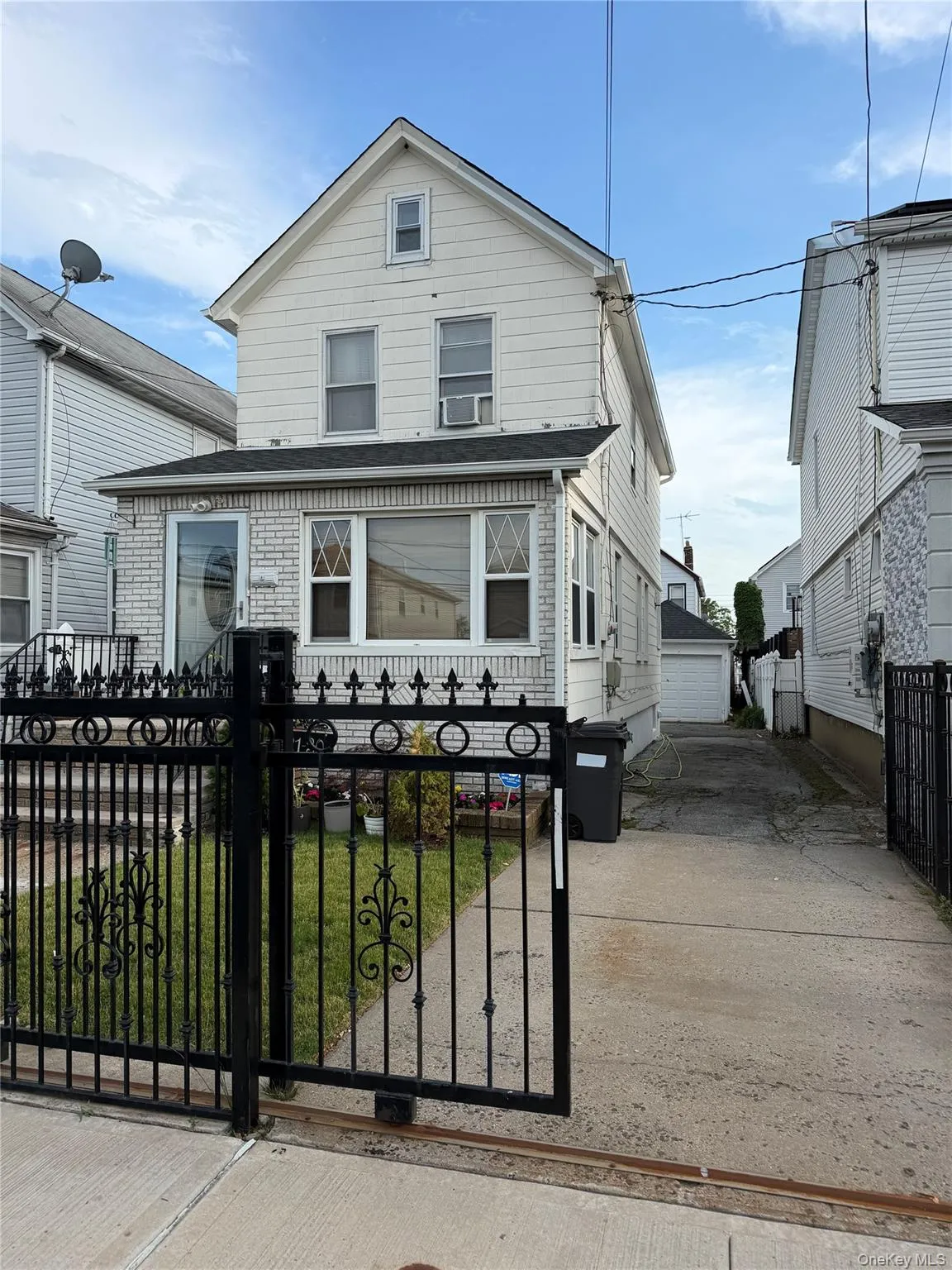 221-30 103rd Avenue, New York, NY, 3 Bedrooms Bedrooms, 9 Rooms Rooms,1 BathroomBathrooms,Residential,For Rent,103rd,0,1013702 221-30 103rd Avenue, New York, NY, 3 Bedrooms Bedrooms, 9 Rooms Rooms,1 BathroomBathrooms,Residential,For Rent,103rd,0,1013702
