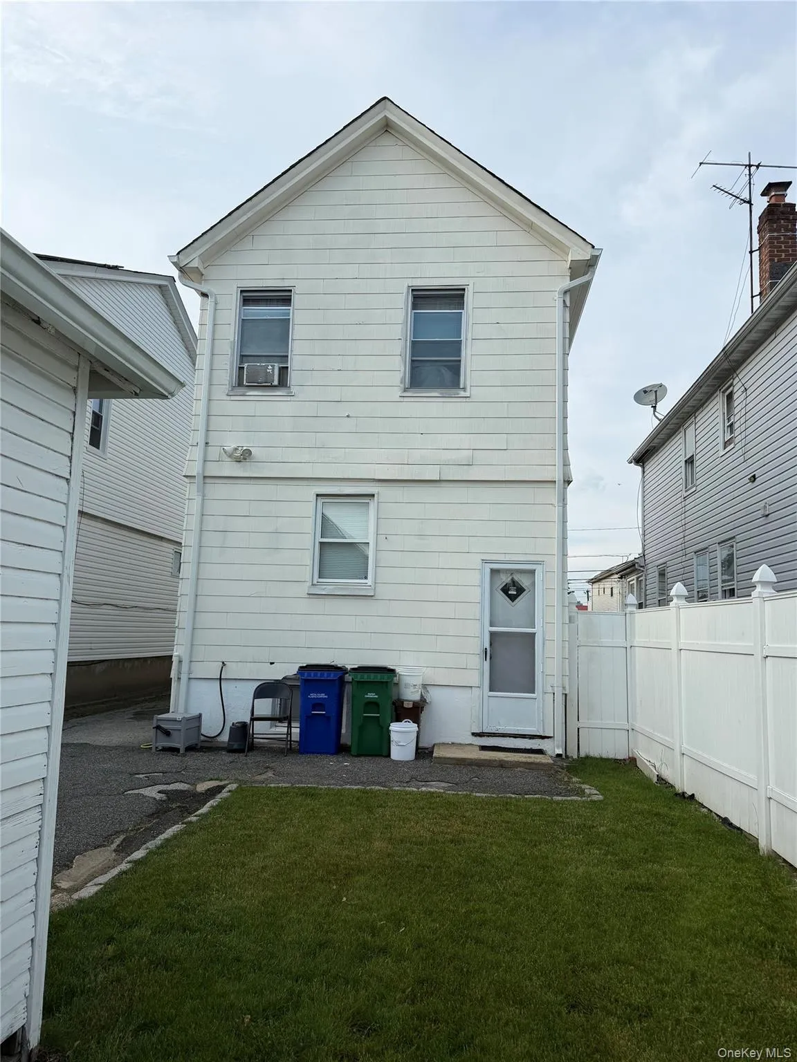 221-30 103rd Avenue, New York, NY, 3 Bedrooms Bedrooms, 9 Rooms Rooms,1 BathroomBathrooms,Residential,For Rent,103rd,0,1013702 221-30 103rd Avenue, New York, NY, 3 Bedrooms Bedrooms, 9 Rooms Rooms,1 BathroomBathrooms,Residential,For Rent,103rd,0,1013702