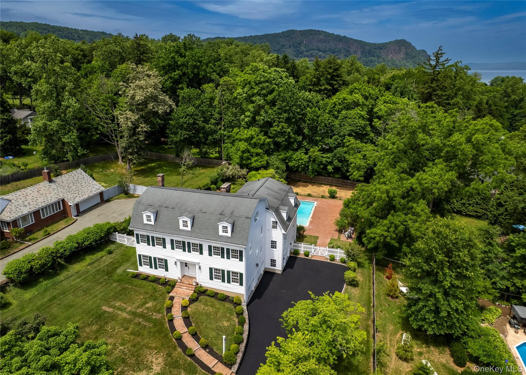 102 Birchwood Avenue, Clarkstown, NY, 6 Bedrooms Bedrooms, 16 Rooms Rooms,3 BathroomsBathrooms,Residential,For Rent,Birchwood,0,1013711 102 Birchwood Avenue, Clarkstown, NY, 6 Bedrooms Bedrooms, 16 Rooms Rooms,3 BathroomsBathrooms,Residential,For Rent,Birchwood,0,1013711