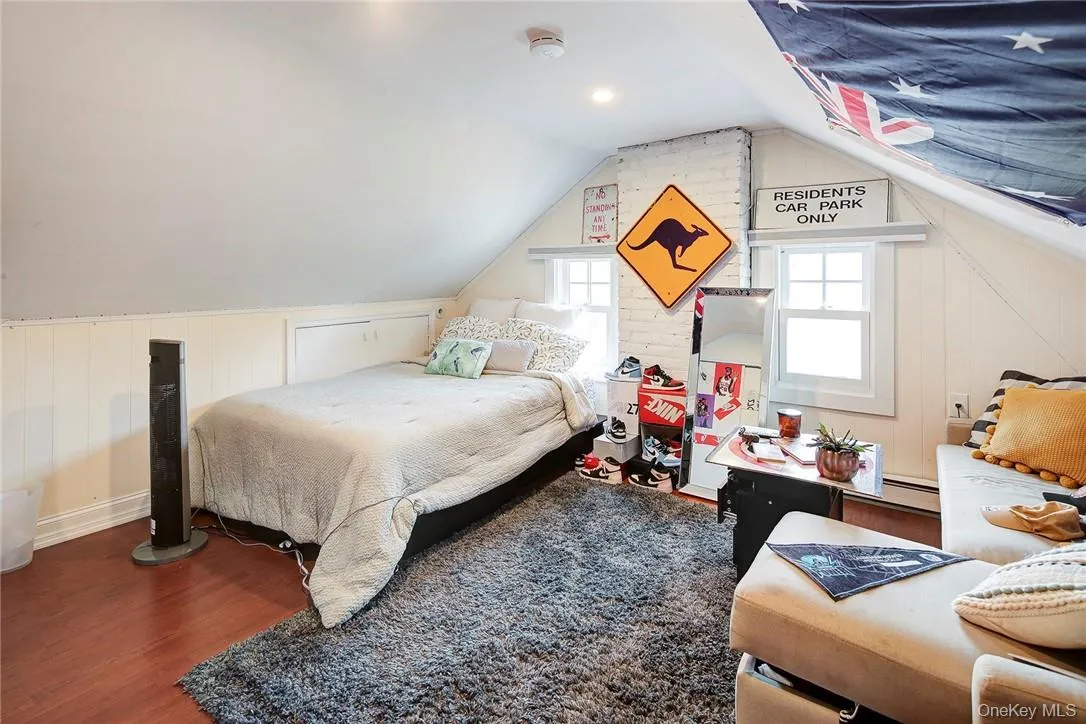 3rd floor Bedroom with hardwood floor 3rd floor Bedroom with hardwood floor