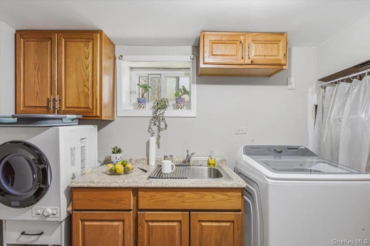 basement -Laundry room . basement -Laundry room .