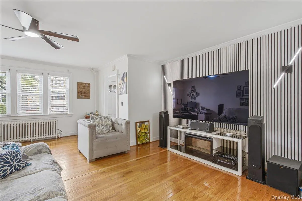 94-26 210th Street, New York, NY, 3 Bedrooms Bedrooms, 7 Rooms Rooms,1 BathroomBathrooms,Residential,For Rent,210th,0,1013715 94-26 210th Street, New York, NY, 3 Bedrooms Bedrooms, 7 Rooms Rooms,1 BathroomBathrooms,Residential,For Rent,210th,0,1013715