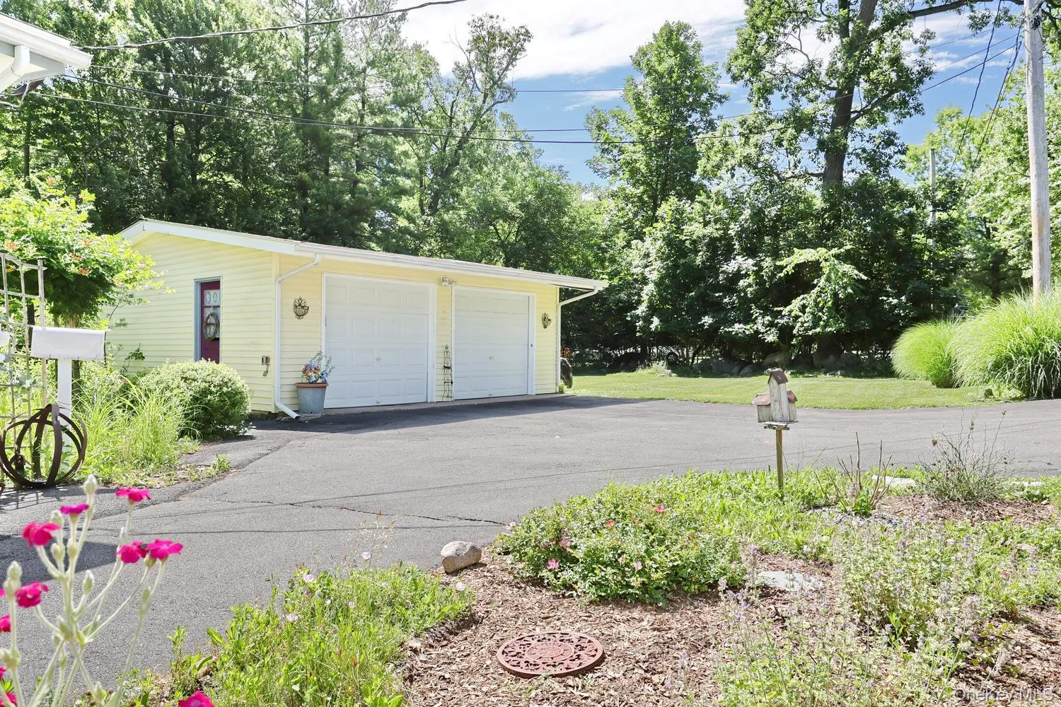 16 Heather Lane, Clarkstown, NY, 3 Bedrooms Bedrooms, 6 Rooms Rooms,2 BathroomsBathrooms,Residential,For Rent,Heather,0,KEY1013716 16 Heather Lane, Clarkstown, NY, 3 Bedrooms Bedrooms, 6 Rooms Rooms,2 BathroomsBathrooms,Residential,For Rent,Heather,0,KEY1013716