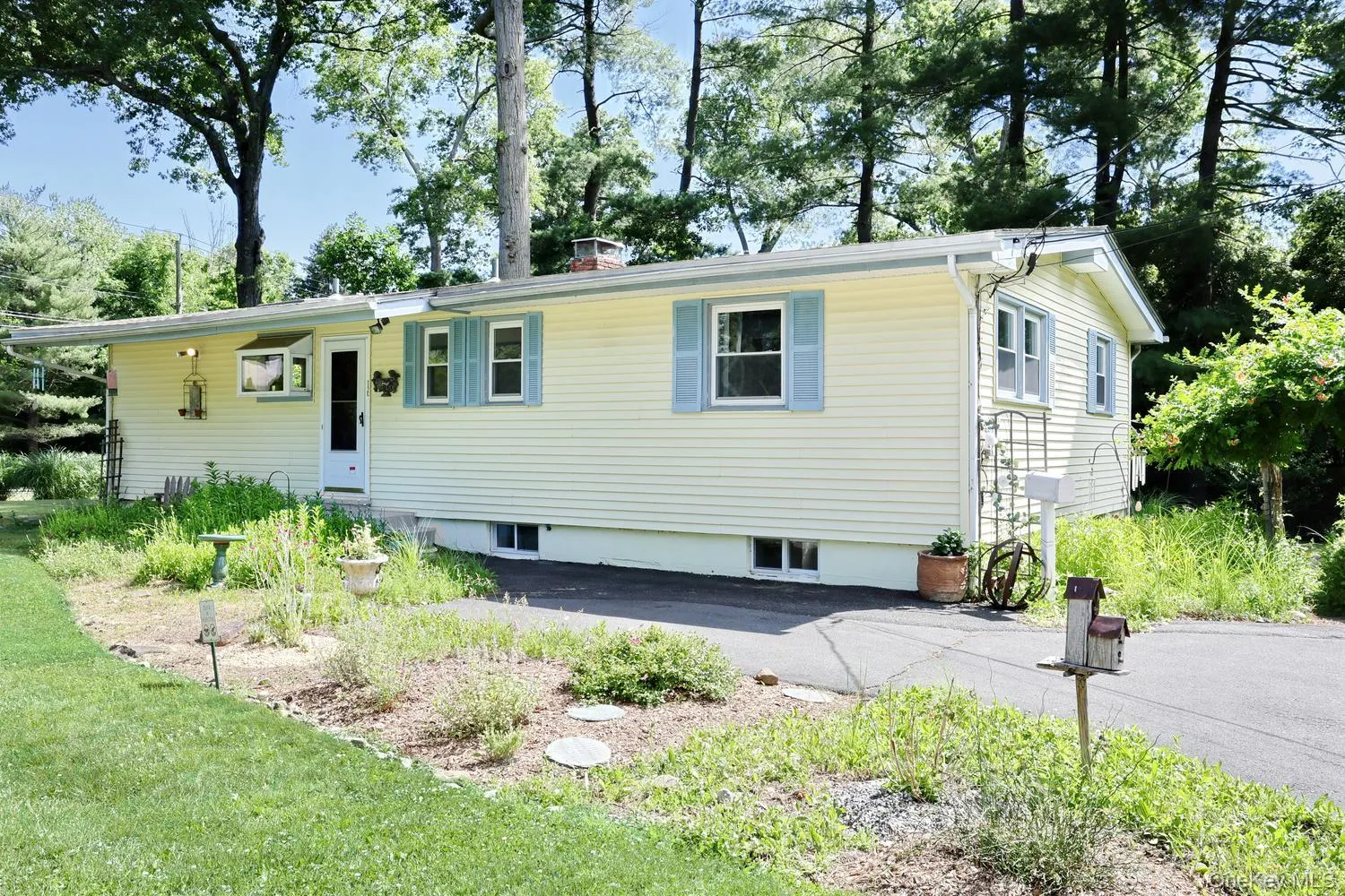16 Heather Lane, Clarkstown, NY, 3 Bedrooms Bedrooms, 6 Rooms Rooms,2 BathroomsBathrooms,Residential,For Rent,Heather,0,KEY1013716 16 Heather Lane, Clarkstown, NY, 3 Bedrooms Bedrooms, 6 Rooms Rooms,2 BathroomsBathrooms,Residential,For Rent,Heather,0,KEY1013716