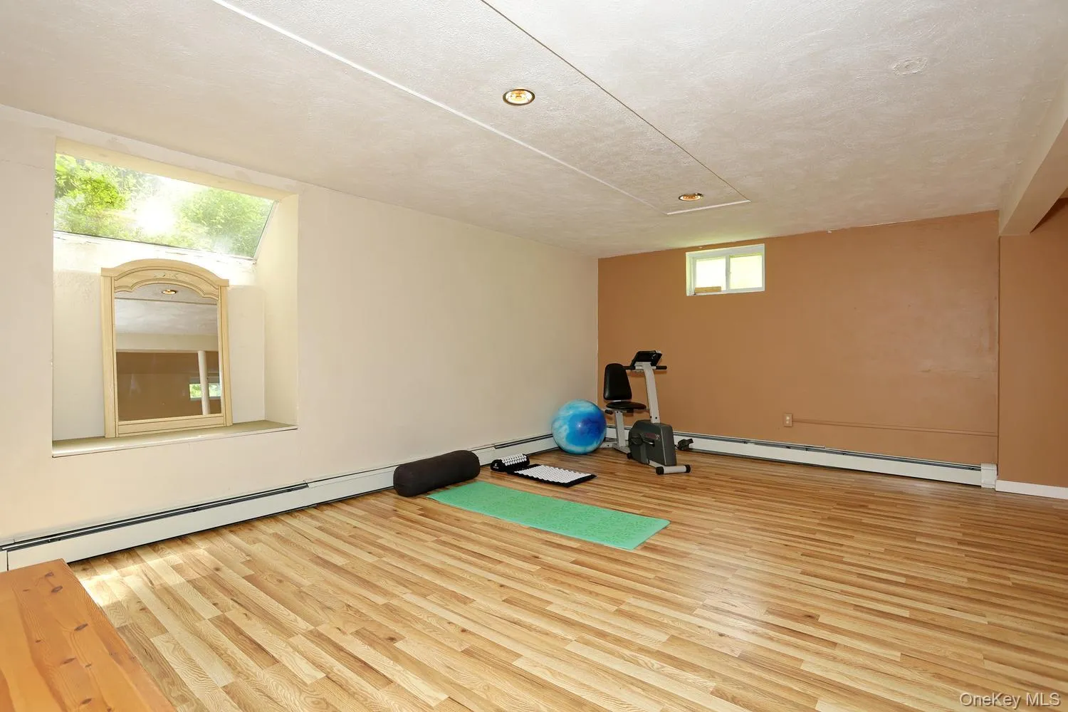 16 Heather Lane, Clarkstown, NY, 3 Bedrooms Bedrooms, 6 Rooms Rooms,2 BathroomsBathrooms,Residential,For Rent,Heather,0,KEY1013716 16 Heather Lane, Clarkstown, NY, 3 Bedrooms Bedrooms, 6 Rooms Rooms,2 BathroomsBathrooms,Residential,For Rent,Heather,0,KEY1013716