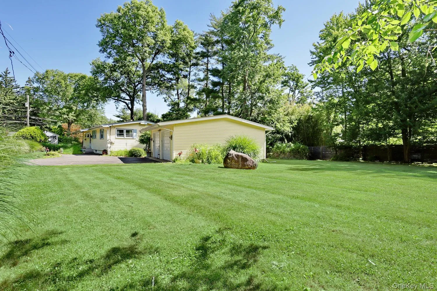 16 Heather Lane, Clarkstown, NY, 3 Bedrooms Bedrooms, 6 Rooms Rooms,2 BathroomsBathrooms,Residential,For Rent,Heather,0,KEY1013716 16 Heather Lane, Clarkstown, NY, 3 Bedrooms Bedrooms, 6 Rooms Rooms,2 BathroomsBathrooms,Residential,For Rent,Heather,0,KEY1013716