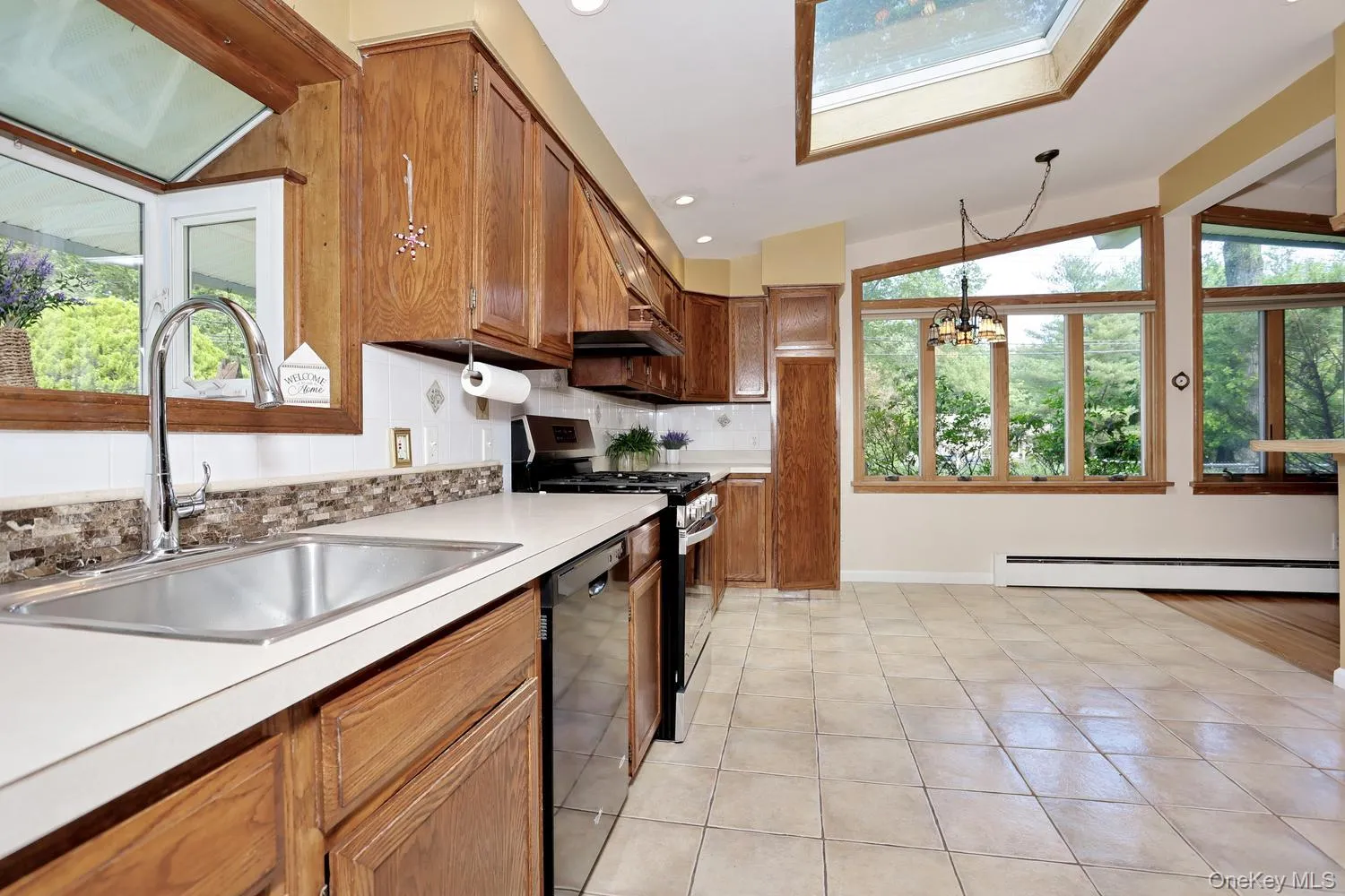 16 Heather Lane, Clarkstown, NY, 3 Bedrooms Bedrooms, 6 Rooms Rooms,2 BathroomsBathrooms,Residential,For Rent,Heather,0,KEY1013716 16 Heather Lane, Clarkstown, NY, 3 Bedrooms Bedrooms, 6 Rooms Rooms,2 BathroomsBathrooms,Residential,For Rent,Heather,0,KEY1013716
