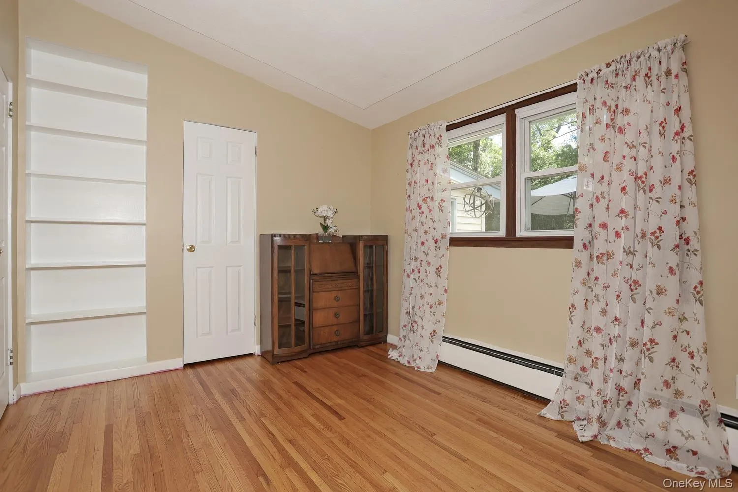 16 Heather Lane, Clarkstown, NY, 3 Bedrooms Bedrooms, 6 Rooms Rooms,2 BathroomsBathrooms,Residential,For Rent,Heather,0,KEY1013716 16 Heather Lane, Clarkstown, NY, 3 Bedrooms Bedrooms, 6 Rooms Rooms,2 BathroomsBathrooms,Residential,For Rent,Heather,0,KEY1013716