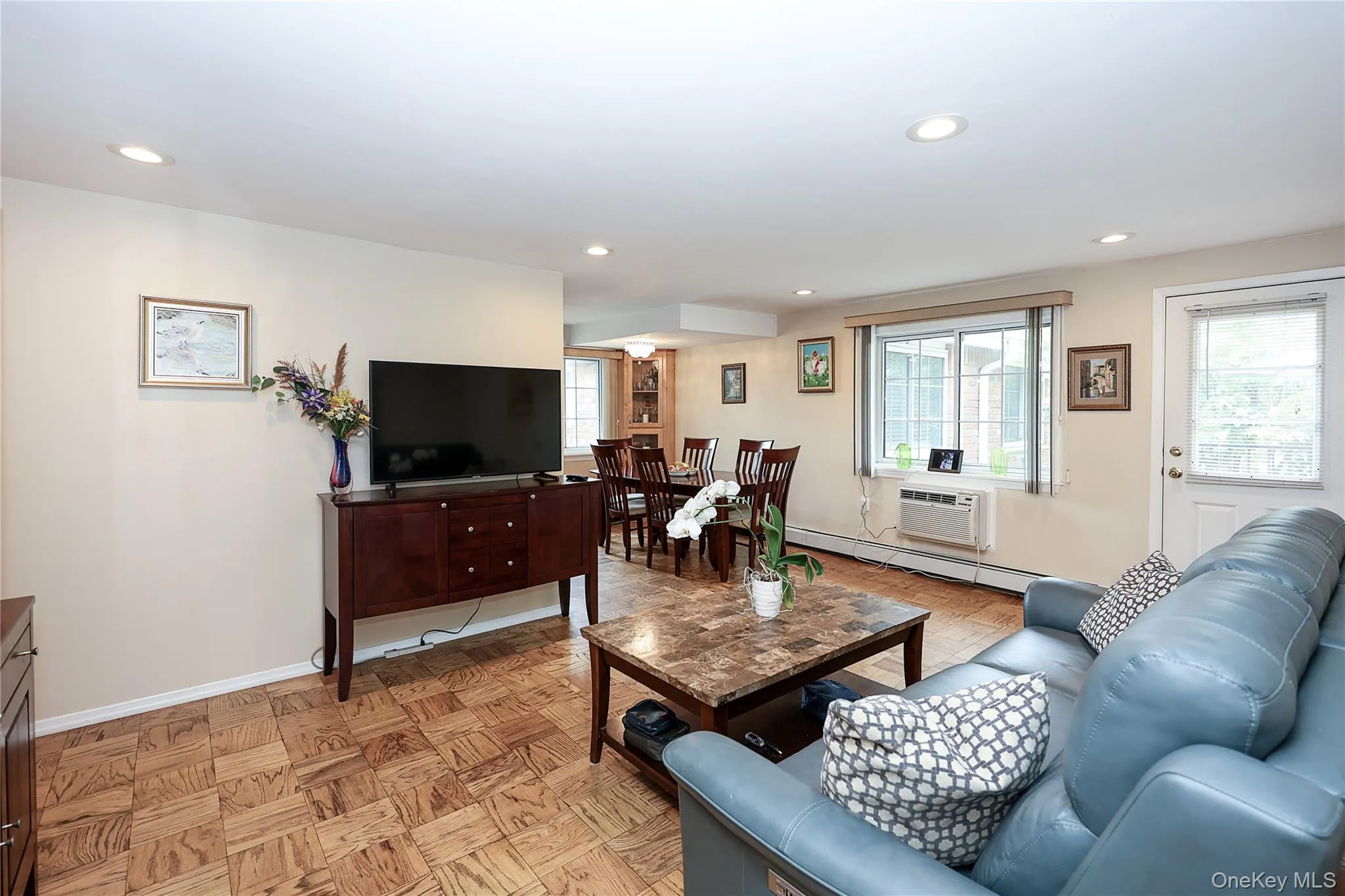 156 Jervis Avenue, Babylon, NY, 2 Bedrooms Bedrooms, 5 Rooms Rooms,1 BathroomBathrooms,Residential,For Rent,Jervis,0,1013723 156 Jervis Avenue, Babylon, NY, 2 Bedrooms Bedrooms, 5 Rooms Rooms,1 BathroomBathrooms,Residential,For Rent,Jervis,0,1013723