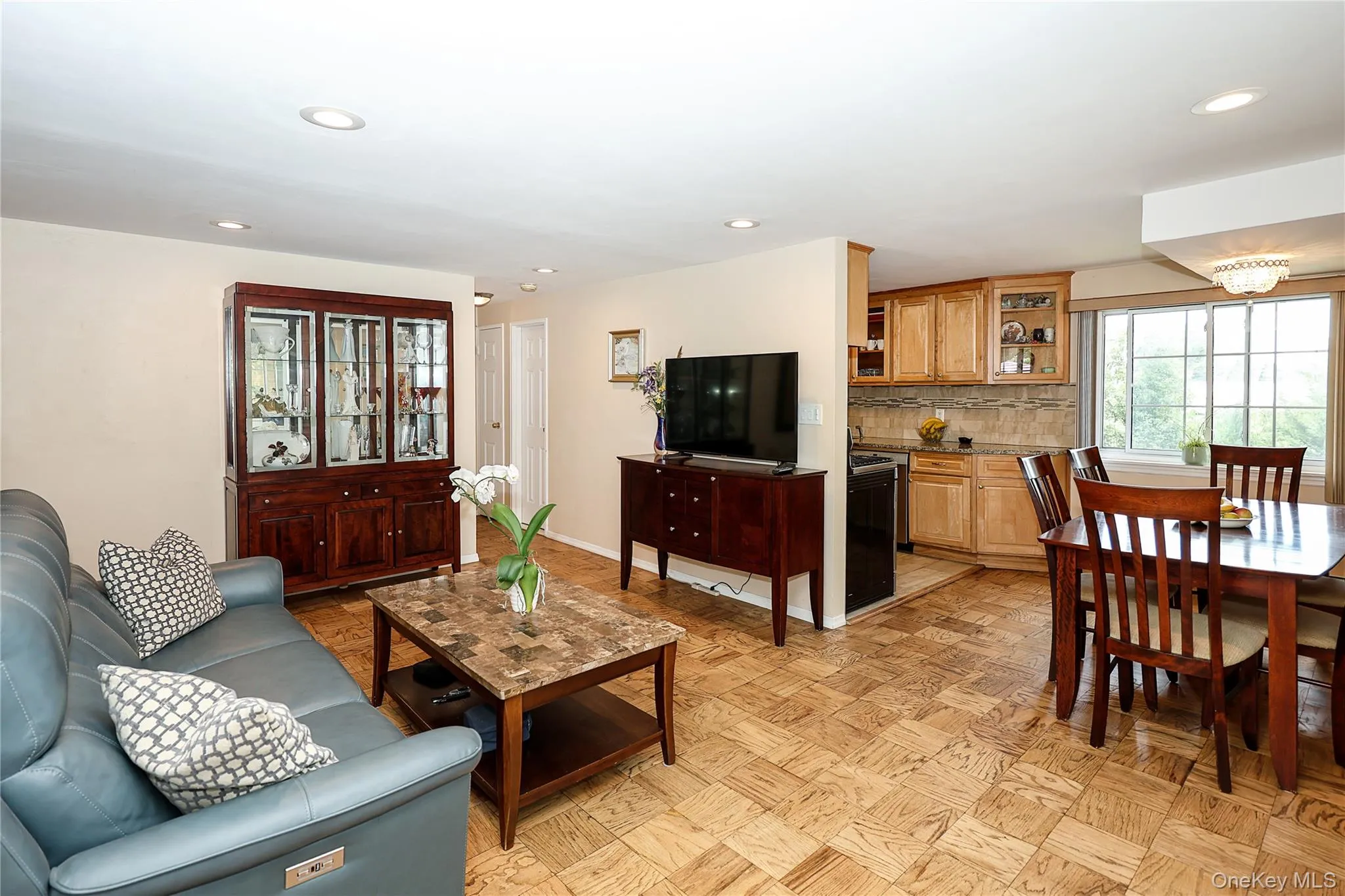 156 Jervis Avenue, Babylon, NY, 2 Bedrooms Bedrooms, 5 Rooms Rooms,1 BathroomBathrooms,Residential,For Rent,Jervis,0,1013723 156 Jervis Avenue, Babylon, NY, 2 Bedrooms Bedrooms, 5 Rooms Rooms,1 BathroomBathrooms,Residential,For Rent,Jervis,0,1013723