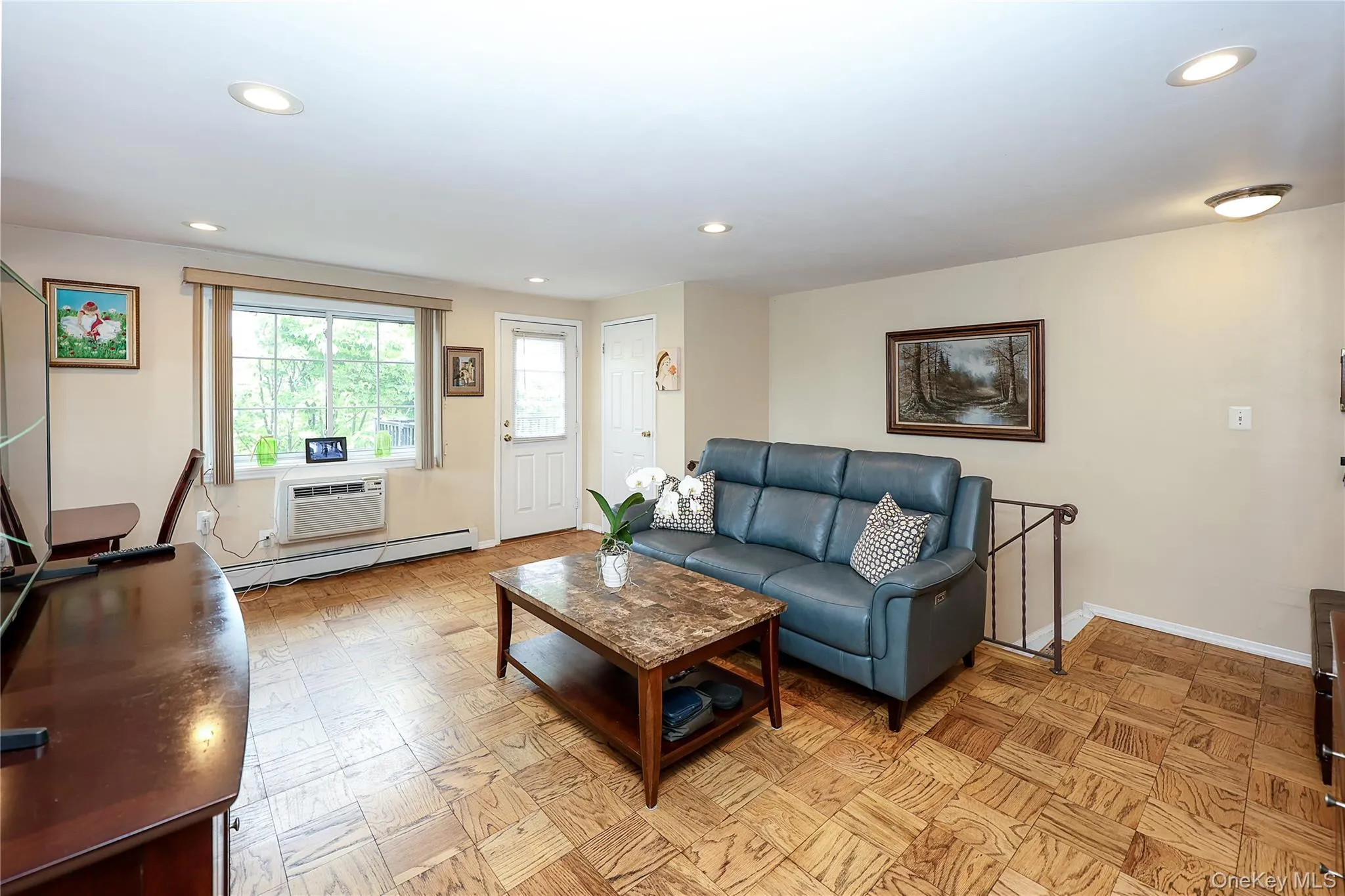 156 Jervis Avenue, Babylon, NY, 2 Bedrooms Bedrooms, 5 Rooms Rooms,1 BathroomBathrooms,Residential,For Rent,Jervis,0,1013723 156 Jervis Avenue, Babylon, NY, 2 Bedrooms Bedrooms, 5 Rooms Rooms,1 BathroomBathrooms,Residential,For Rent,Jervis,0,1013723