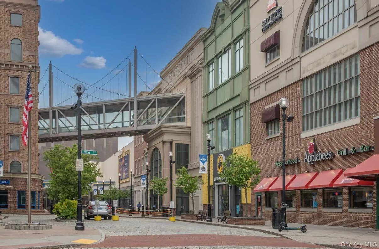 Just minutes from New Roc Entertainment and all that downtown New Rochelle has to offer. Just minutes from New Roc Entertainment and all that downtown New Rochelle has to offer.