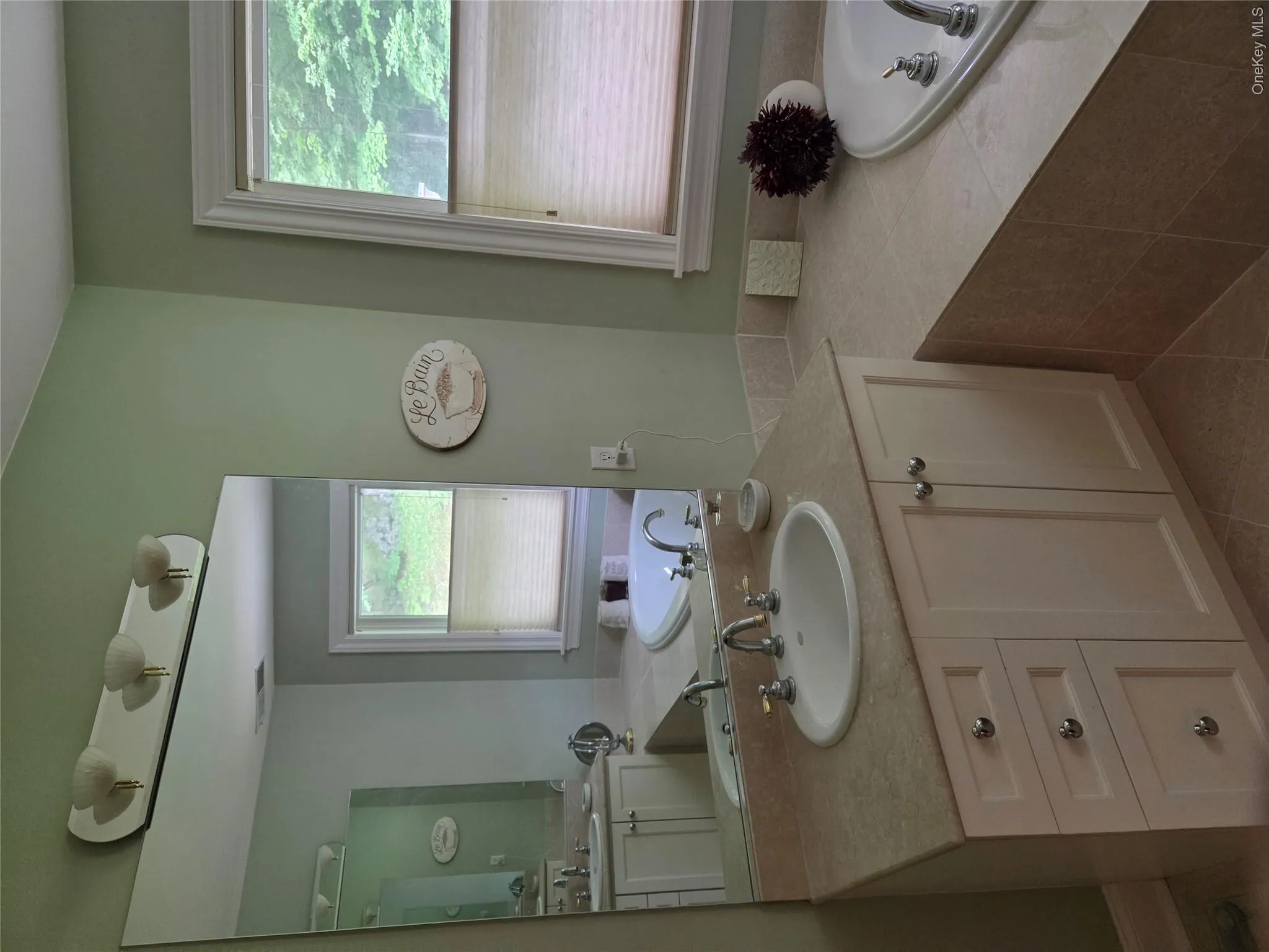 Bath right there Bath right there