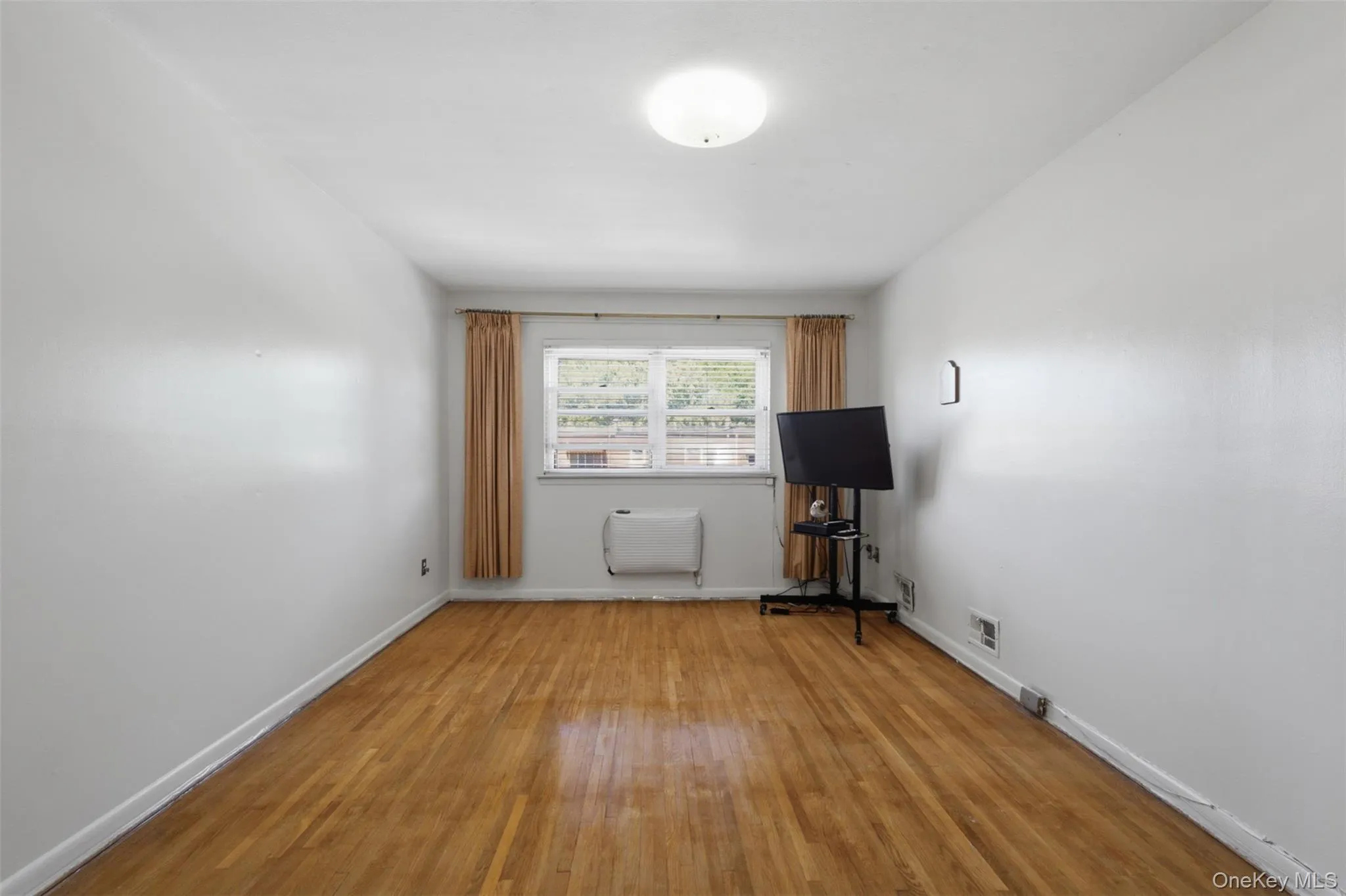445 Olmstead Avenue, New York, NY, 4 Bedrooms Bedrooms, 6 Rooms Rooms,2 BathroomsBathrooms,Residential,For Rent,Olmstead,0,1013727 445 Olmstead Avenue, New York, NY, 4 Bedrooms Bedrooms, 6 Rooms Rooms,2 BathroomsBathrooms,Residential,For Rent,Olmstead,0,1013727