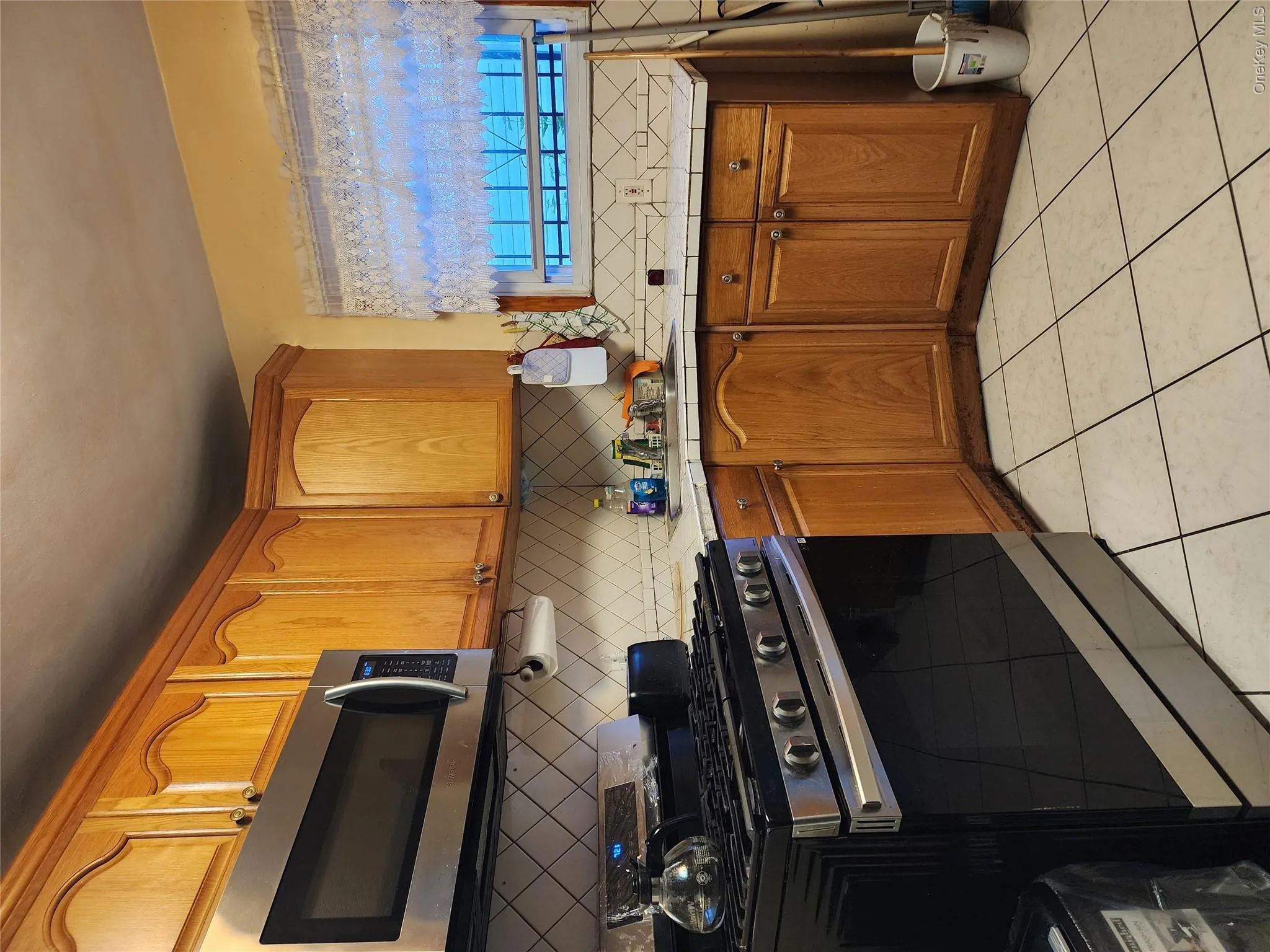 11942 238th Street, New York, NY, 3 Bedrooms Bedrooms, 6 Rooms Rooms,1 BathroomBathrooms,Residential,For Rent,238th,0,1013728 11942 238th Street, New York, NY, 3 Bedrooms Bedrooms, 6 Rooms Rooms,1 BathroomBathrooms,Residential,For Rent,238th,0,1013728