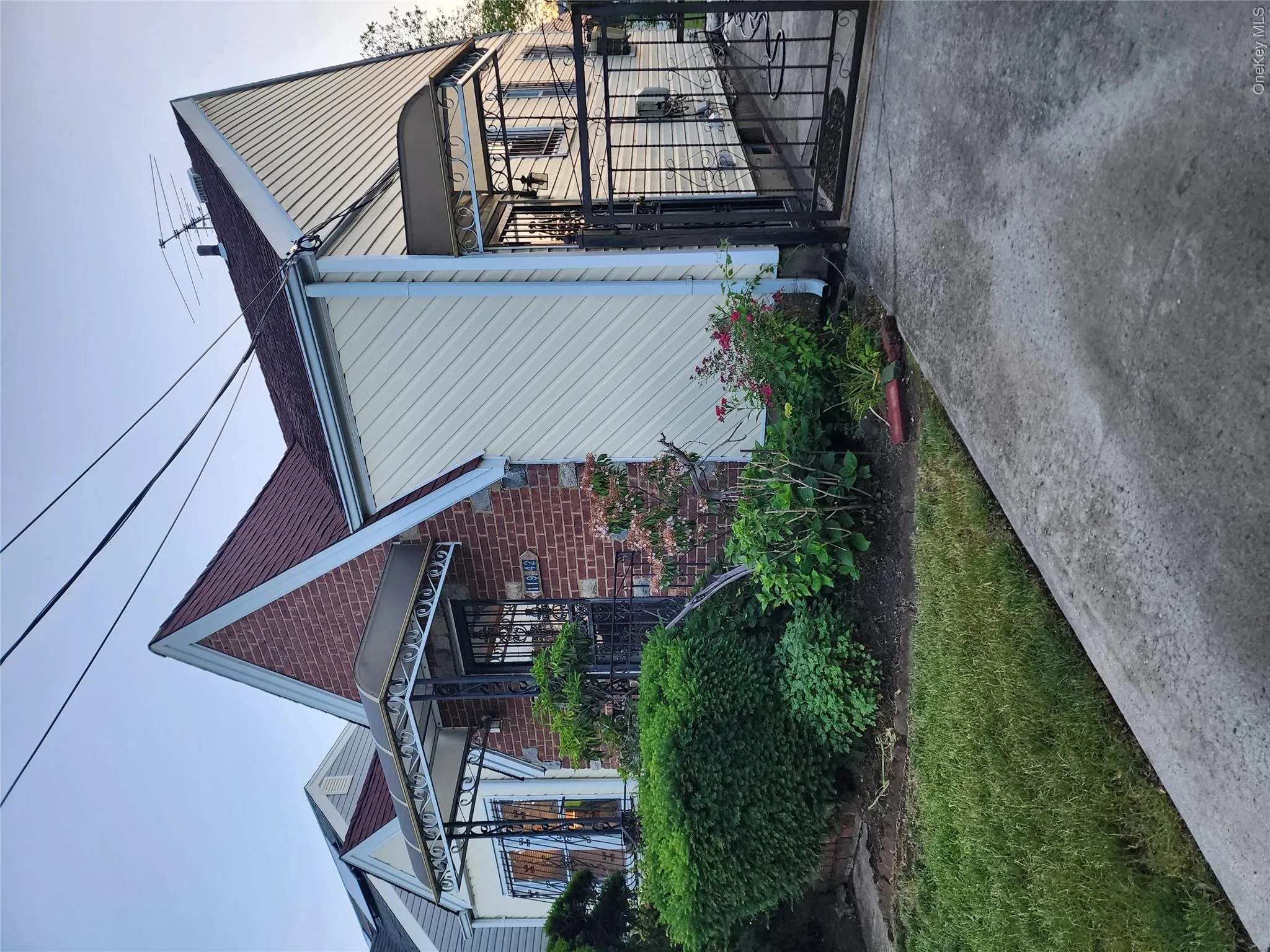 11942 238th Street, New York, NY, 3 Bedrooms Bedrooms, 6 Rooms Rooms,1 BathroomBathrooms,Residential,For Rent,238th,0,1013728 11942 238th Street, New York, NY, 3 Bedrooms Bedrooms, 6 Rooms Rooms,1 BathroomBathrooms,Residential,For Rent,238th,0,1013728