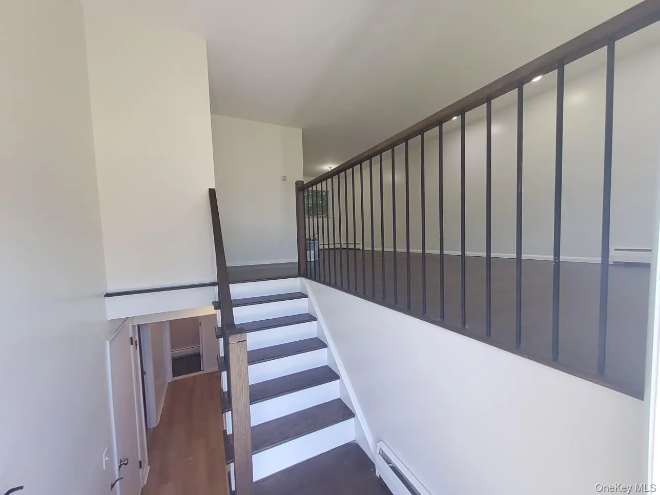 17 Hickory Street, Woodbury, NY, 4 Bedrooms Bedrooms, 8 Rooms Rooms,1 BathroomBathrooms,Residential Lease,For Rent,Hickory,0,1013731 17 Hickory Street, Woodbury, NY, 4 Bedrooms Bedrooms, 8 Rooms Rooms,1 BathroomBathrooms,Residential Lease,For Rent,Hickory,0,1013731