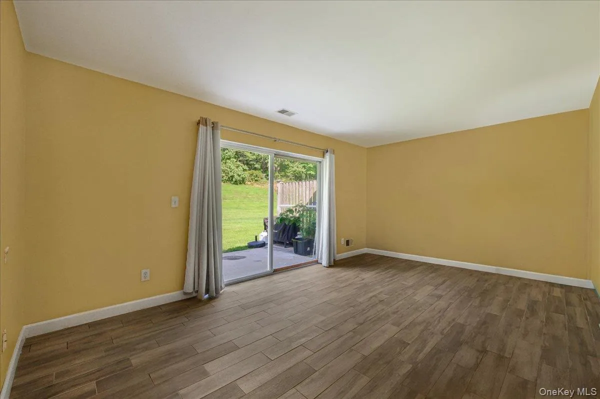 204 Mattituck Court, Huntington, NY, 2 Bedrooms Bedrooms, 4 Rooms Rooms,1 BathroomBathrooms,Residential,For Rent,Mattituck,0,1013735 204 Mattituck Court, Huntington, NY, 2 Bedrooms Bedrooms, 4 Rooms Rooms,1 BathroomBathrooms,Residential,For Rent,Mattituck,0,1013735