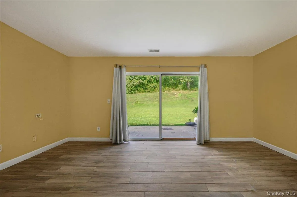 204 Mattituck Court, Huntington, NY, 2 Bedrooms Bedrooms, 4 Rooms Rooms,1 BathroomBathrooms,Residential,For Rent,Mattituck,0,1013735 204 Mattituck Court, Huntington, NY, 2 Bedrooms Bedrooms, 4 Rooms Rooms,1 BathroomBathrooms,Residential,For Rent,Mattituck,0,1013735