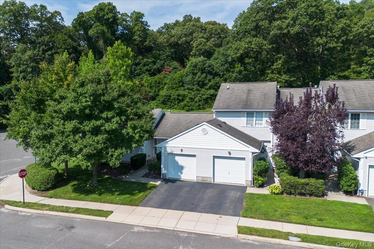 204 Mattituck Court, Huntington, NY, 2 Bedrooms Bedrooms, 4 Rooms Rooms,1 BathroomBathrooms,Residential,For Rent,Mattituck,0,1013735 204 Mattituck Court, Huntington, NY, 2 Bedrooms Bedrooms, 4 Rooms Rooms,1 BathroomBathrooms,Residential,For Rent,Mattituck,0,1013735