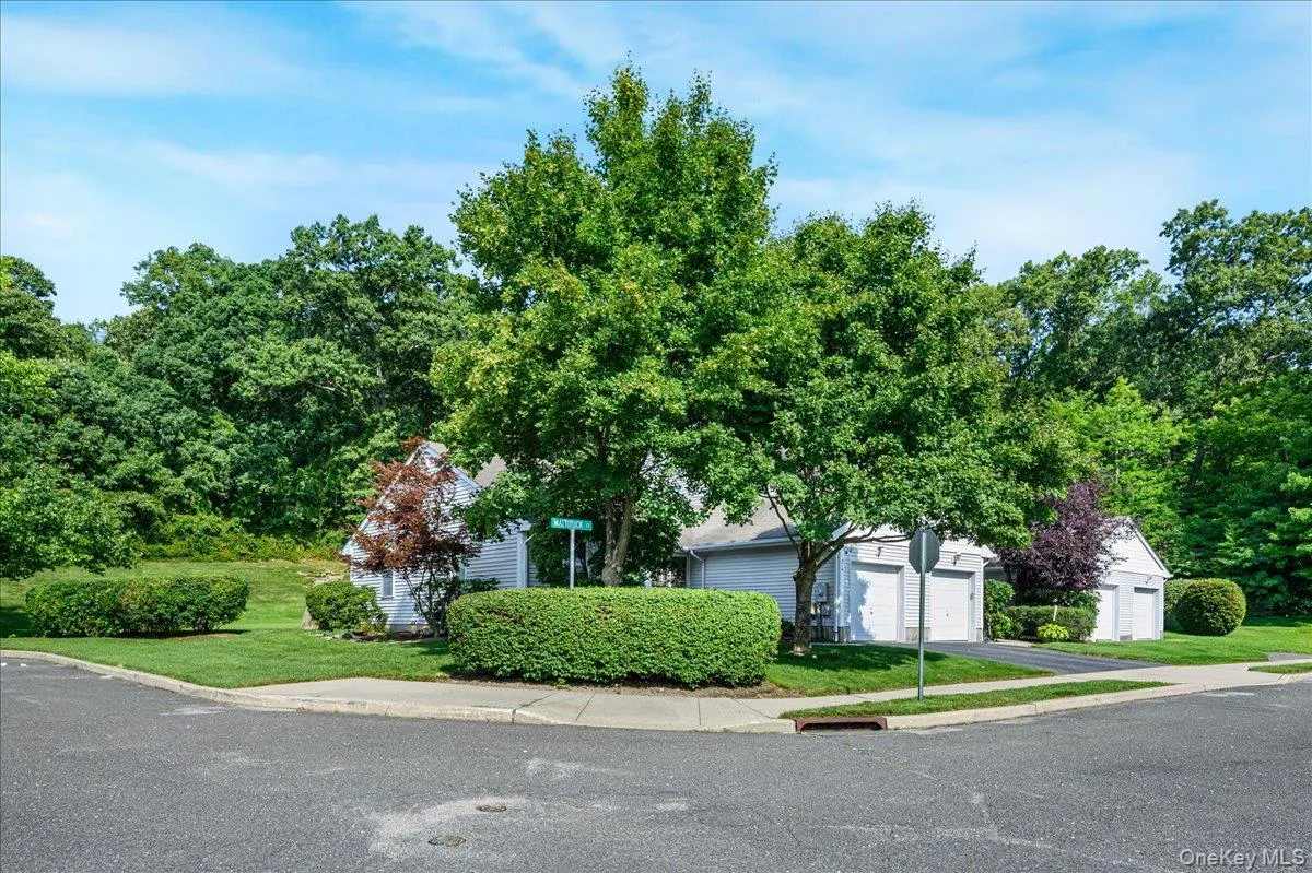 204 Mattituck Court, Huntington, NY, 2 Bedrooms Bedrooms, 4 Rooms Rooms,1 BathroomBathrooms,Residential,For Rent,Mattituck,0,1013735 204 Mattituck Court, Huntington, NY, 2 Bedrooms Bedrooms, 4 Rooms Rooms,1 BathroomBathrooms,Residential,For Rent,Mattituck,0,1013735