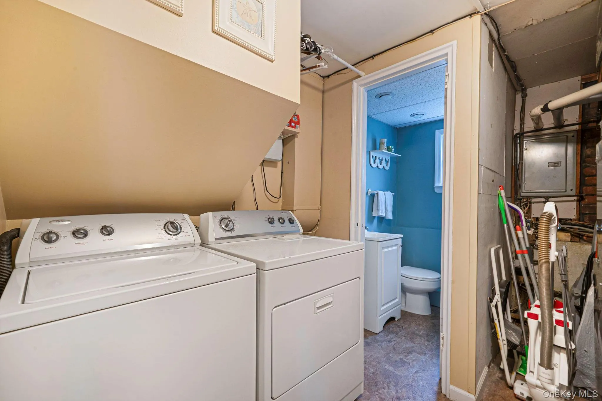 92 19th Street, Babylon, NY, 3 Bedrooms Bedrooms, 7 Rooms Rooms,1 BathroomBathrooms,Residential,For Rent,19th,0,1013736 92 19th Street, Babylon, NY, 3 Bedrooms Bedrooms, 7 Rooms Rooms,1 BathroomBathrooms,Residential,For Rent,19th,0,1013736