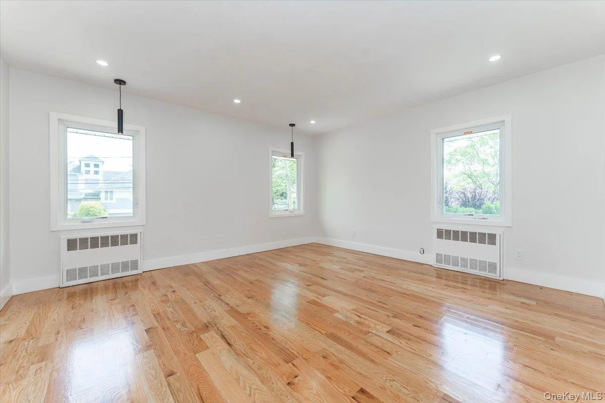 890 Carol Court, Hempstead, NY, 4 Bedrooms Bedrooms, 8 Rooms Rooms,3 BathroomsBathrooms,Residential,For Rent,Carol,0,1013740 890 Carol Court, Hempstead, NY, 4 Bedrooms Bedrooms, 8 Rooms Rooms,3 BathroomsBathrooms,Residential,For Rent,Carol,0,1013740