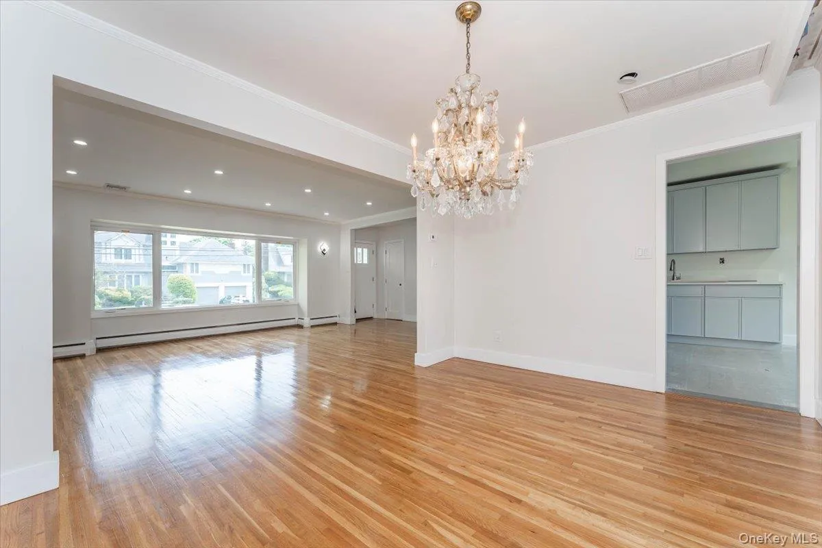 890 Carol Court, Hempstead, NY, 4 Bedrooms Bedrooms, 8 Rooms Rooms,3 BathroomsBathrooms,Residential,For Rent,Carol,0,1013740 890 Carol Court, Hempstead, NY, 4 Bedrooms Bedrooms, 8 Rooms Rooms,3 BathroomsBathrooms,Residential,For Rent,Carol,0,1013740