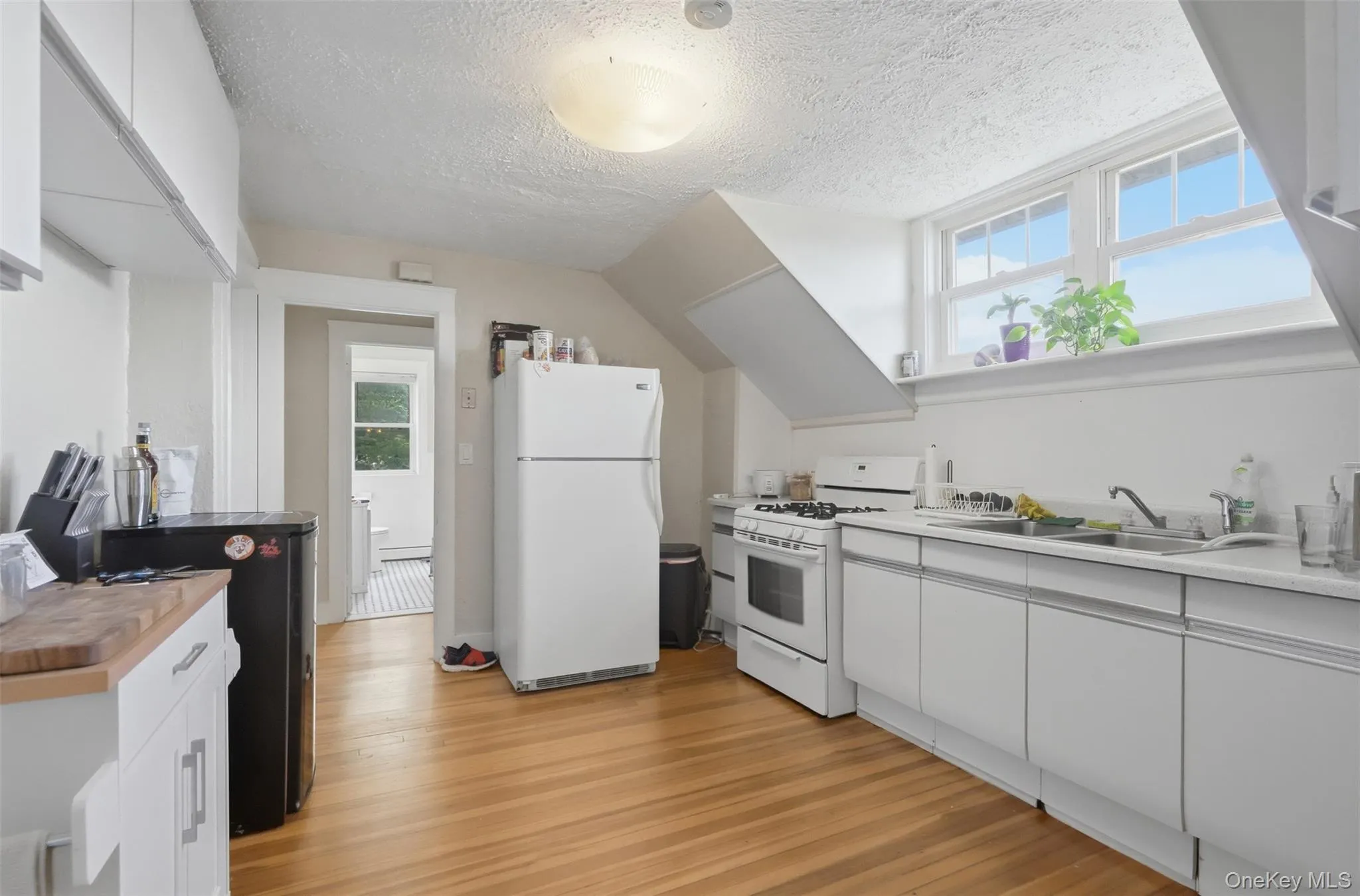 60 Center Street, Beacon, NY, 2 Bedrooms Bedrooms, 5 Rooms Rooms,1 BathroomBathrooms,Residential Lease,For Rent,Center,0,KEY1013742 60 Center Street, Beacon, NY, 2 Bedrooms Bedrooms, 5 Rooms Rooms,1 BathroomBathrooms,Residential Lease,For Rent,Center,0,KEY1013742