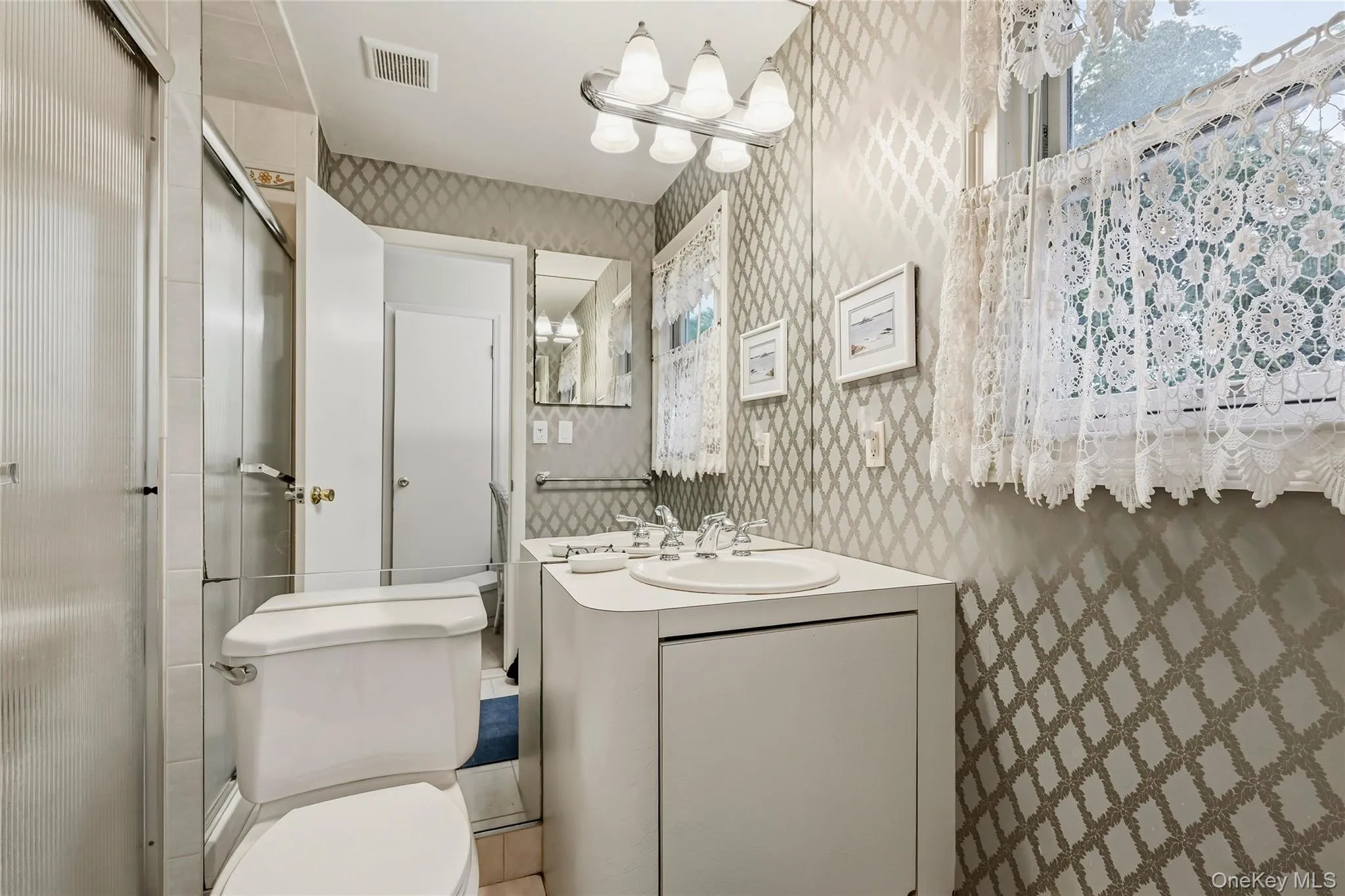 3 Cragmere Oval, Clarkstown, NY, 4 Bedrooms Bedrooms, 8 Rooms Rooms,2 BathroomsBathrooms,Residential,For Rent,Cragmere,0,1013745 3 Cragmere Oval, Clarkstown, NY, 4 Bedrooms Bedrooms, 8 Rooms Rooms,2 BathroomsBathrooms,Residential,For Rent,Cragmere,0,1013745