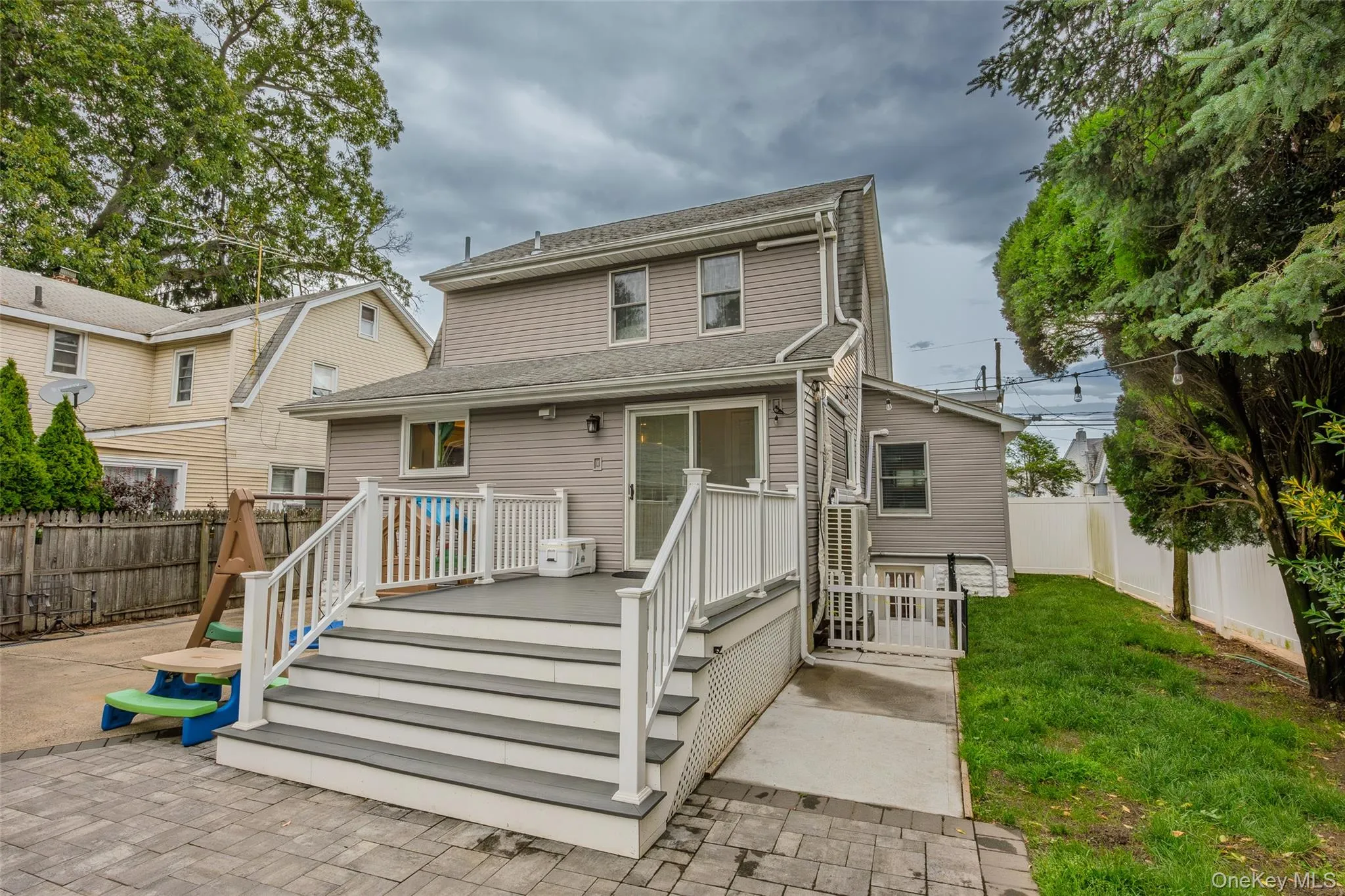 1996 Oakmere Drive, Hempstead, NY, 4 Bedrooms Bedrooms, 8 Rooms Rooms,3 BathroomsBathrooms,Residential,For Rent,Oakmere,0,1013747 1996 Oakmere Drive, Hempstead, NY, 4 Bedrooms Bedrooms, 8 Rooms Rooms,3 BathroomsBathrooms,Residential,For Rent,Oakmere,0,1013747