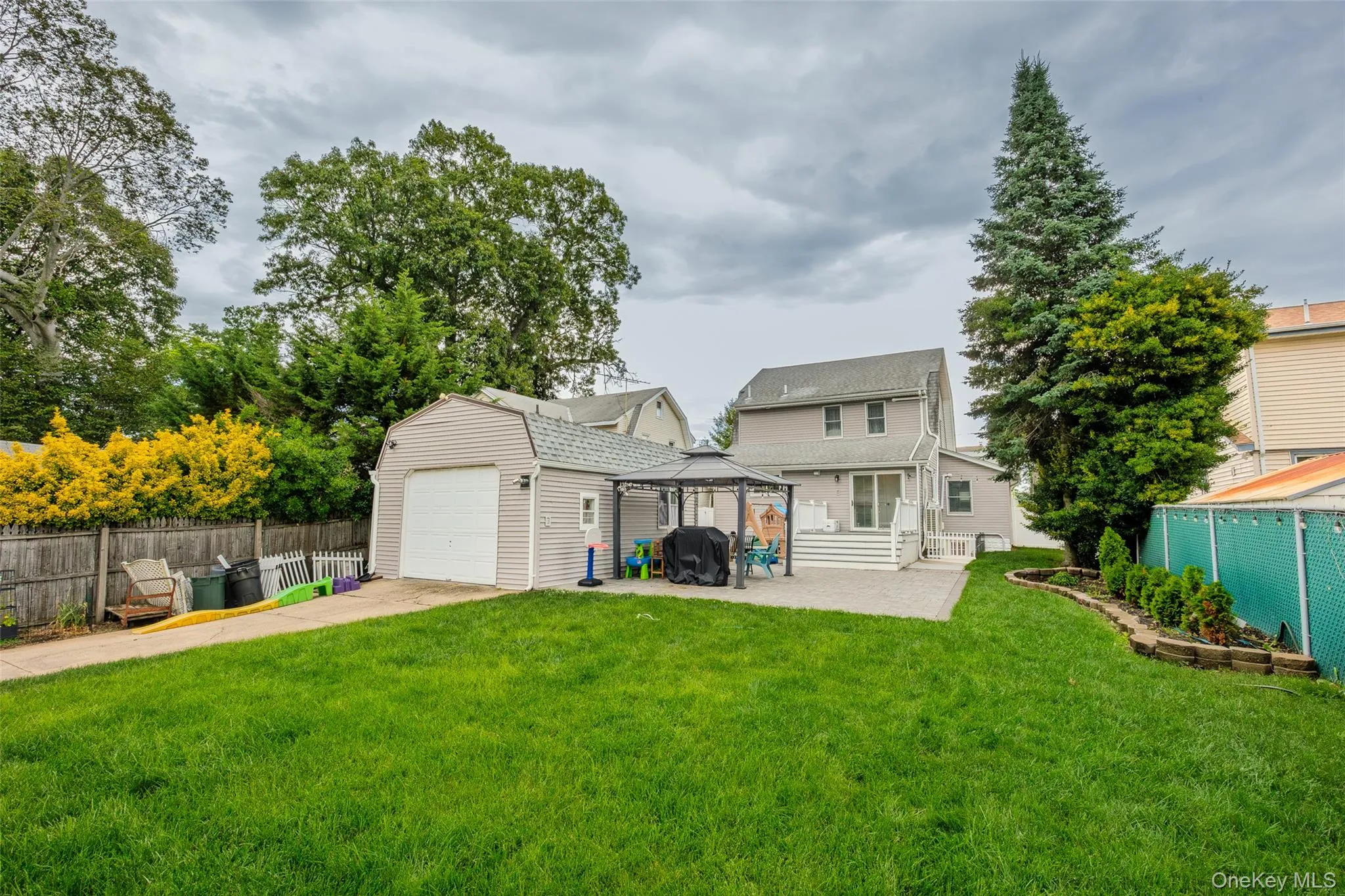 1996 Oakmere Drive, Hempstead, NY, 4 Bedrooms Bedrooms, 8 Rooms Rooms,3 BathroomsBathrooms,Residential,For Rent,Oakmere,0,1013747 1996 Oakmere Drive, Hempstead, NY, 4 Bedrooms Bedrooms, 8 Rooms Rooms,3 BathroomsBathrooms,Residential,For Rent,Oakmere,0,1013747