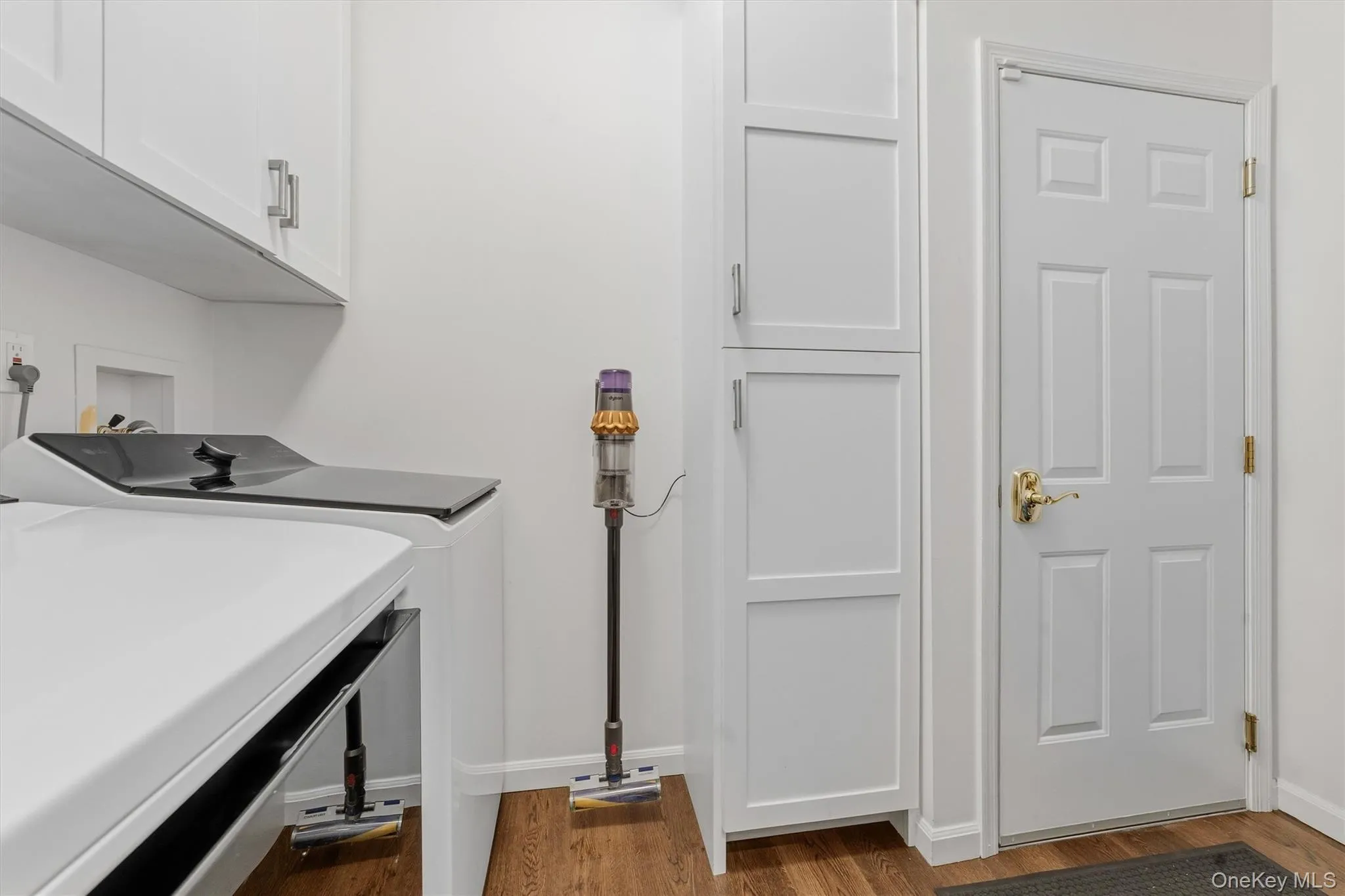 151 Classic Court, White Plains, NY, 4 Bedrooms Bedrooms, 8 Rooms Rooms,2 BathroomsBathrooms,Residential,For Rent,Classic,0,1013750 151 Classic Court, White Plains, NY, 4 Bedrooms Bedrooms, 8 Rooms Rooms,2 BathroomsBathrooms,Residential,For Rent,Classic,0,1013750