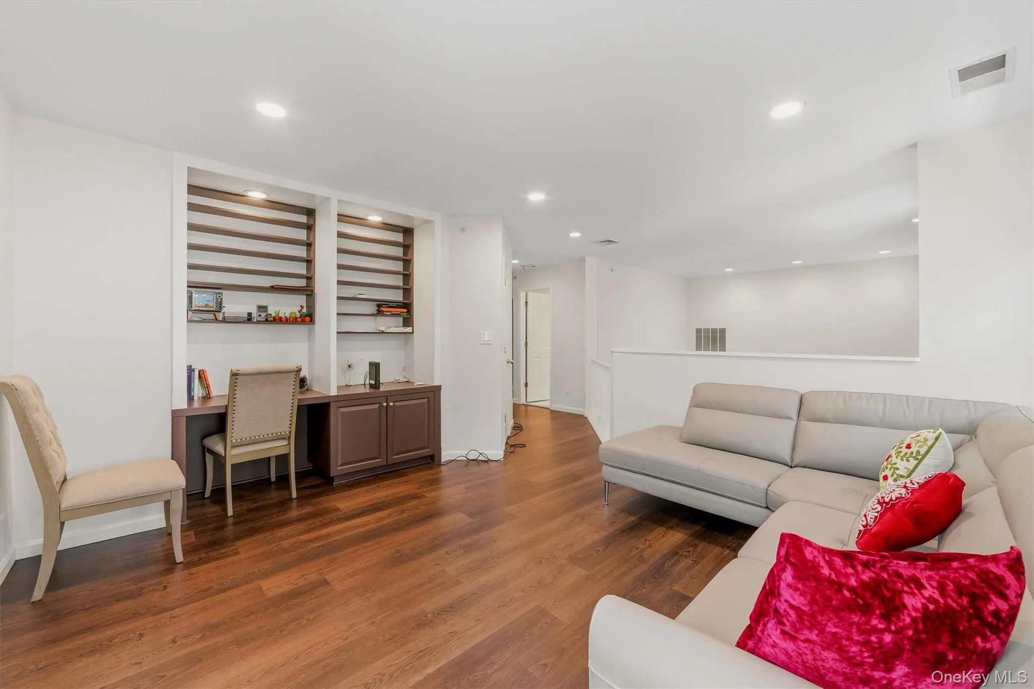 151 Classic Court, White Plains, NY, 4 Bedrooms Bedrooms, 8 Rooms Rooms,2 BathroomsBathrooms,Residential,For Rent,Classic,0,1013750 151 Classic Court, White Plains, NY, 4 Bedrooms Bedrooms, 8 Rooms Rooms,2 BathroomsBathrooms,Residential,For Rent,Classic,0,1013750