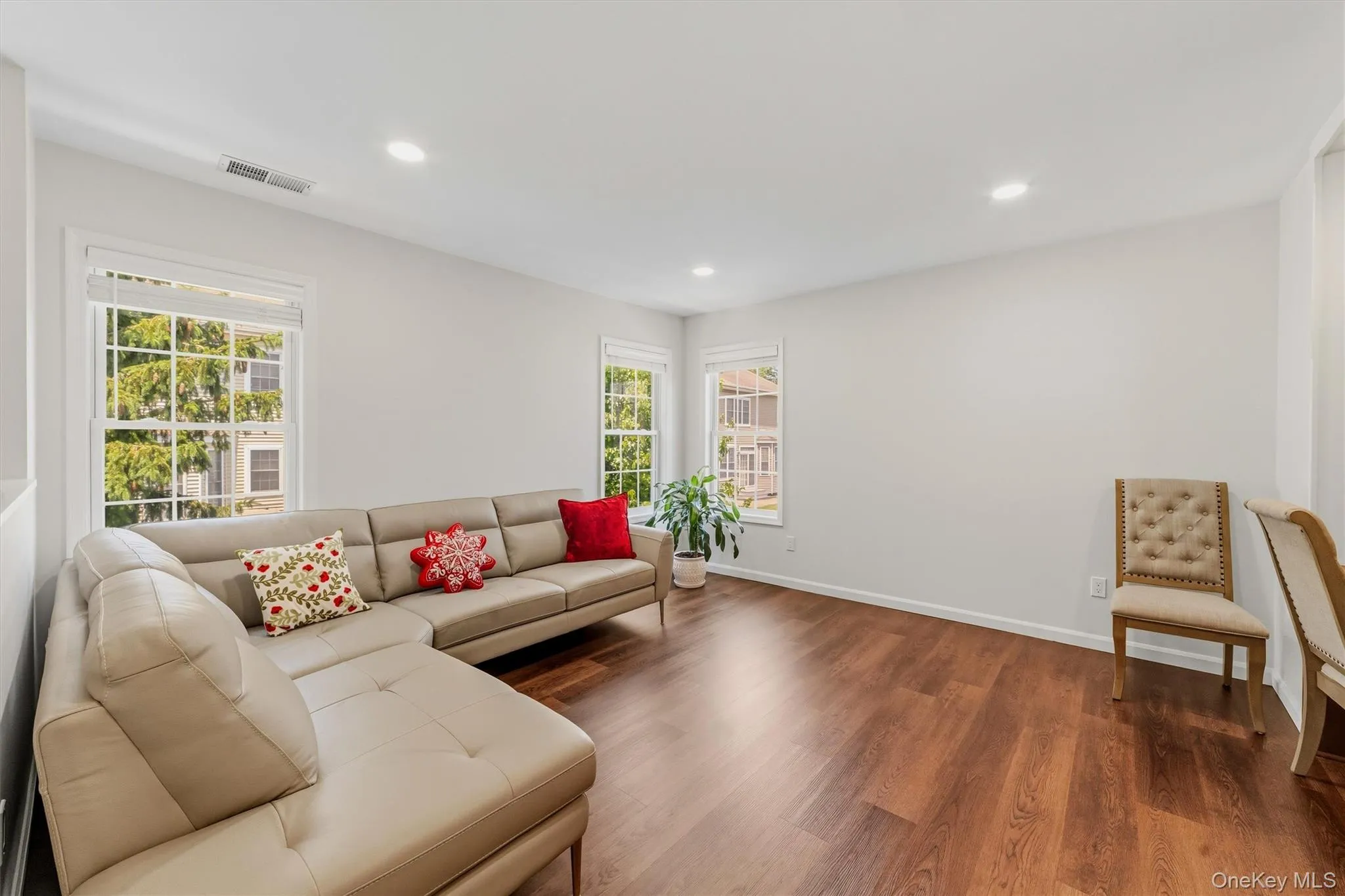 151 Classic Court, White Plains, NY, 4 Bedrooms Bedrooms, 8 Rooms Rooms,2 BathroomsBathrooms,Residential,For Rent,Classic,0,1013750 151 Classic Court, White Plains, NY, 4 Bedrooms Bedrooms, 8 Rooms Rooms,2 BathroomsBathrooms,Residential,For Rent,Classic,0,1013750