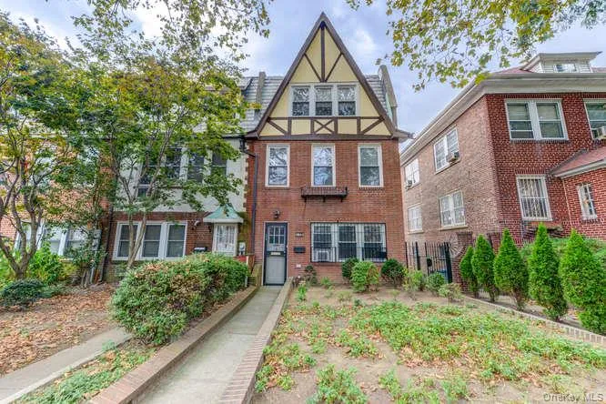 6842 Dartmouth Street, New York, NY, 1 Bedroom Bedrooms, 3 Rooms Rooms,1 BathroomBathrooms,Residential Lease,For Rent,Dartmouth,0,1013756 6842 Dartmouth Street, New York, NY, 1 Bedroom Bedrooms, 3 Rooms Rooms,1 BathroomBathrooms,Residential Lease,For Rent,Dartmouth,0,1013756