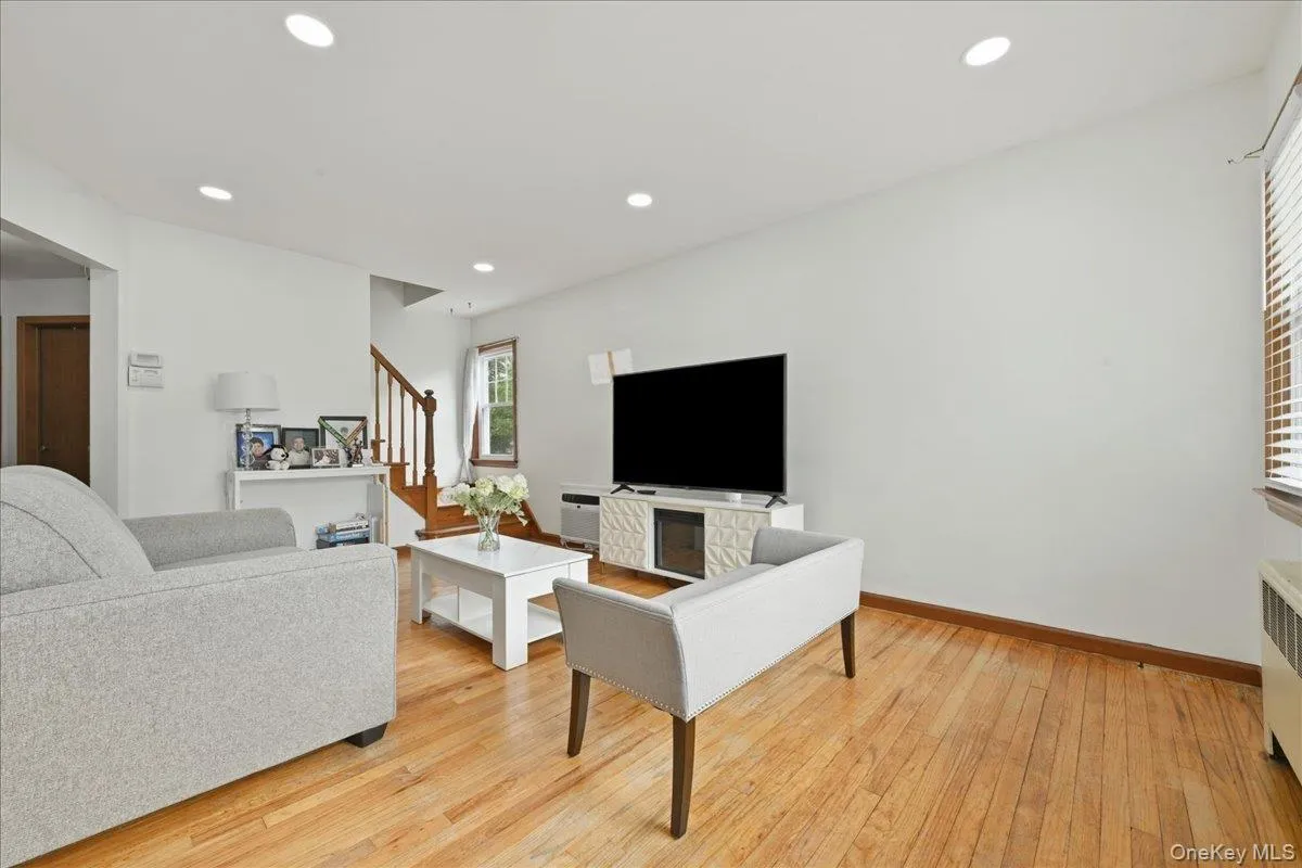 358 Langley Avenue, Hempstead, NY, 4 Bedrooms Bedrooms, 7 Rooms Rooms,2 BathroomsBathrooms,Residential,For Rent,Langley,0,1013757 358 Langley Avenue, Hempstead, NY, 4 Bedrooms Bedrooms, 7 Rooms Rooms,2 BathroomsBathrooms,Residential,For Rent,Langley,0,1013757