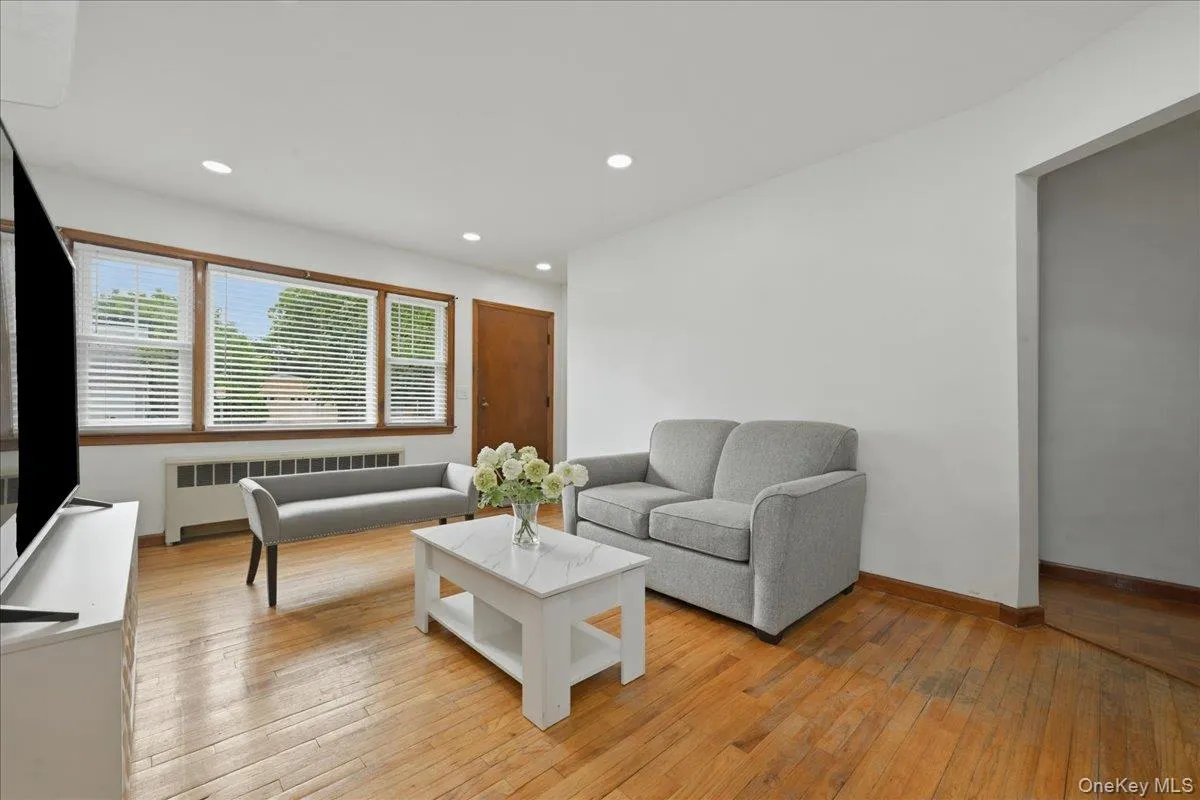 358 Langley Avenue, Hempstead, NY, 4 Bedrooms Bedrooms, 7 Rooms Rooms,2 BathroomsBathrooms,Residential,For Rent,Langley,0,1013757 358 Langley Avenue, Hempstead, NY, 4 Bedrooms Bedrooms, 7 Rooms Rooms,2 BathroomsBathrooms,Residential,For Rent,Langley,0,1013757