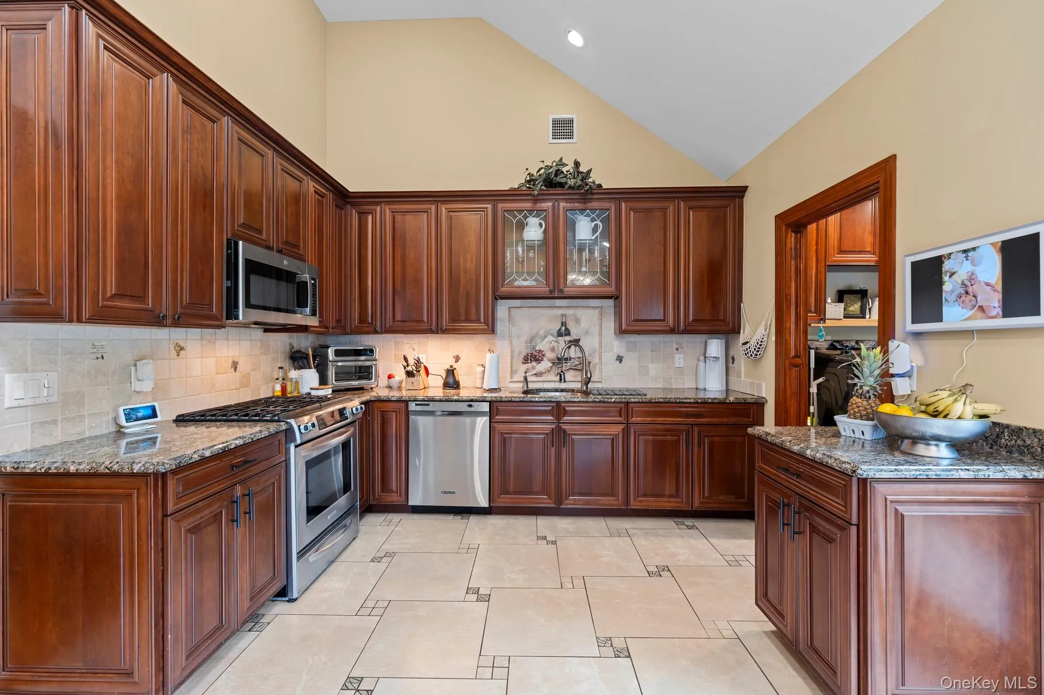 821 Peconic Street, Islip, NY, 4 Bedrooms Bedrooms, 7 Rooms Rooms,3 BathroomsBathrooms,Residential,For Rent,Peconic,0,KEY1013762 821 Peconic Street, Islip, NY, 4 Bedrooms Bedrooms, 7 Rooms Rooms,3 BathroomsBathrooms,Residential,For Rent,Peconic,0,KEY1013762