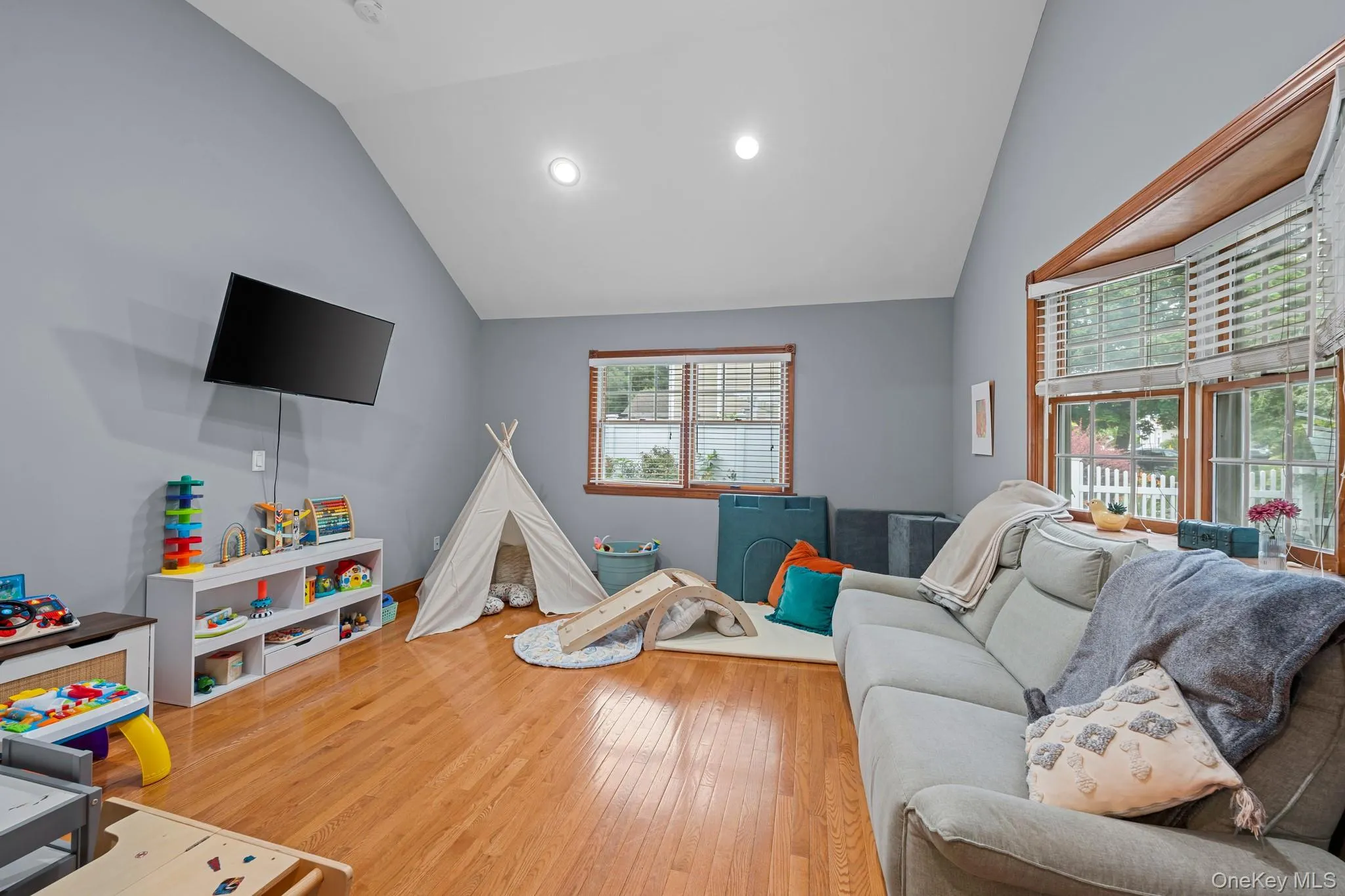 821 Peconic Street, Islip, NY, 4 Bedrooms Bedrooms, 7 Rooms Rooms,3 BathroomsBathrooms,Residential,For Rent,Peconic,0,KEY1013762 821 Peconic Street, Islip, NY, 4 Bedrooms Bedrooms, 7 Rooms Rooms,3 BathroomsBathrooms,Residential,For Rent,Peconic,0,KEY1013762