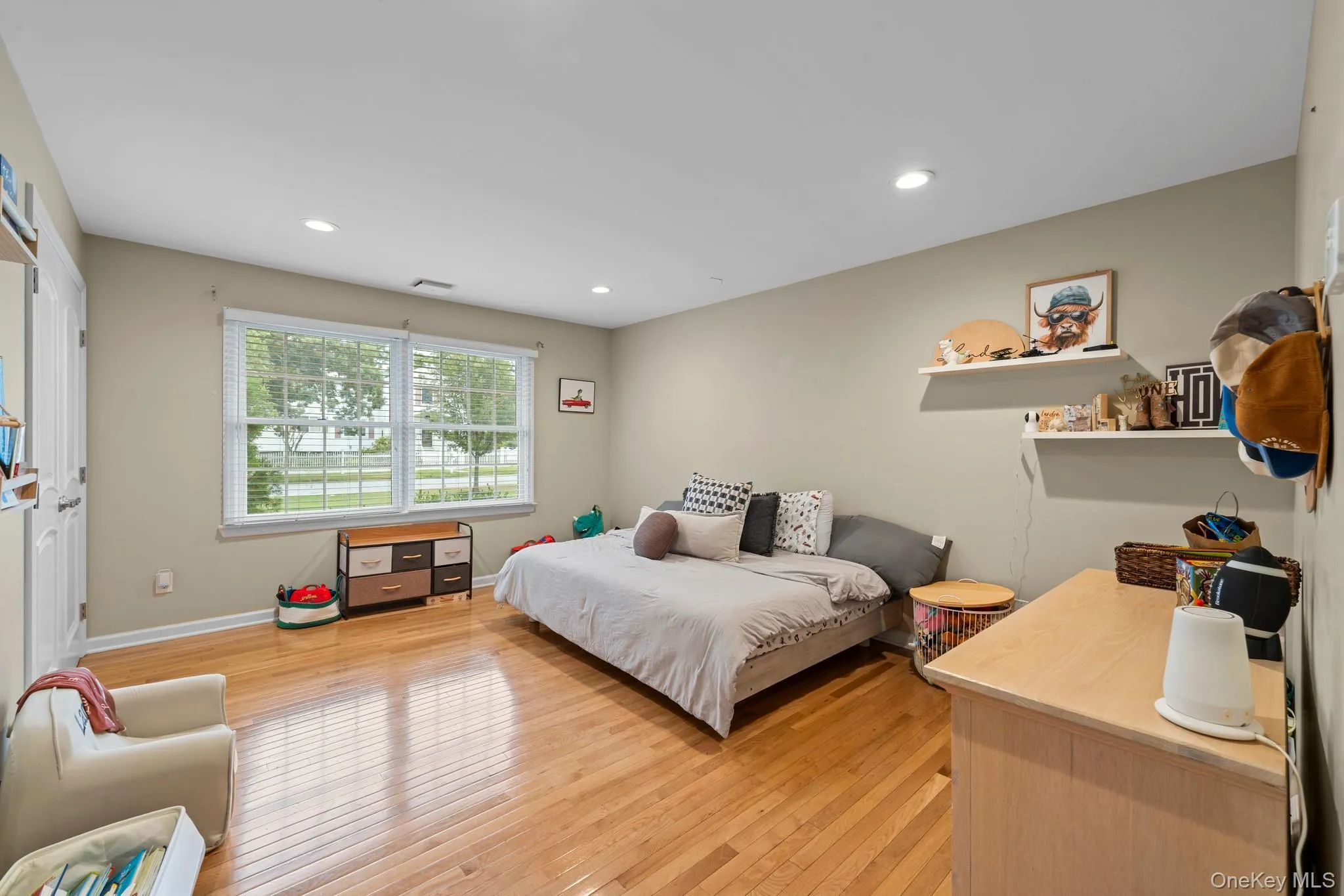 821 Peconic Street, Islip, NY, 4 Bedrooms Bedrooms, 7 Rooms Rooms,3 BathroomsBathrooms,Residential,For Rent,Peconic,0,KEY1013762 821 Peconic Street, Islip, NY, 4 Bedrooms Bedrooms, 7 Rooms Rooms,3 BathroomsBathrooms,Residential,For Rent,Peconic,0,KEY1013762