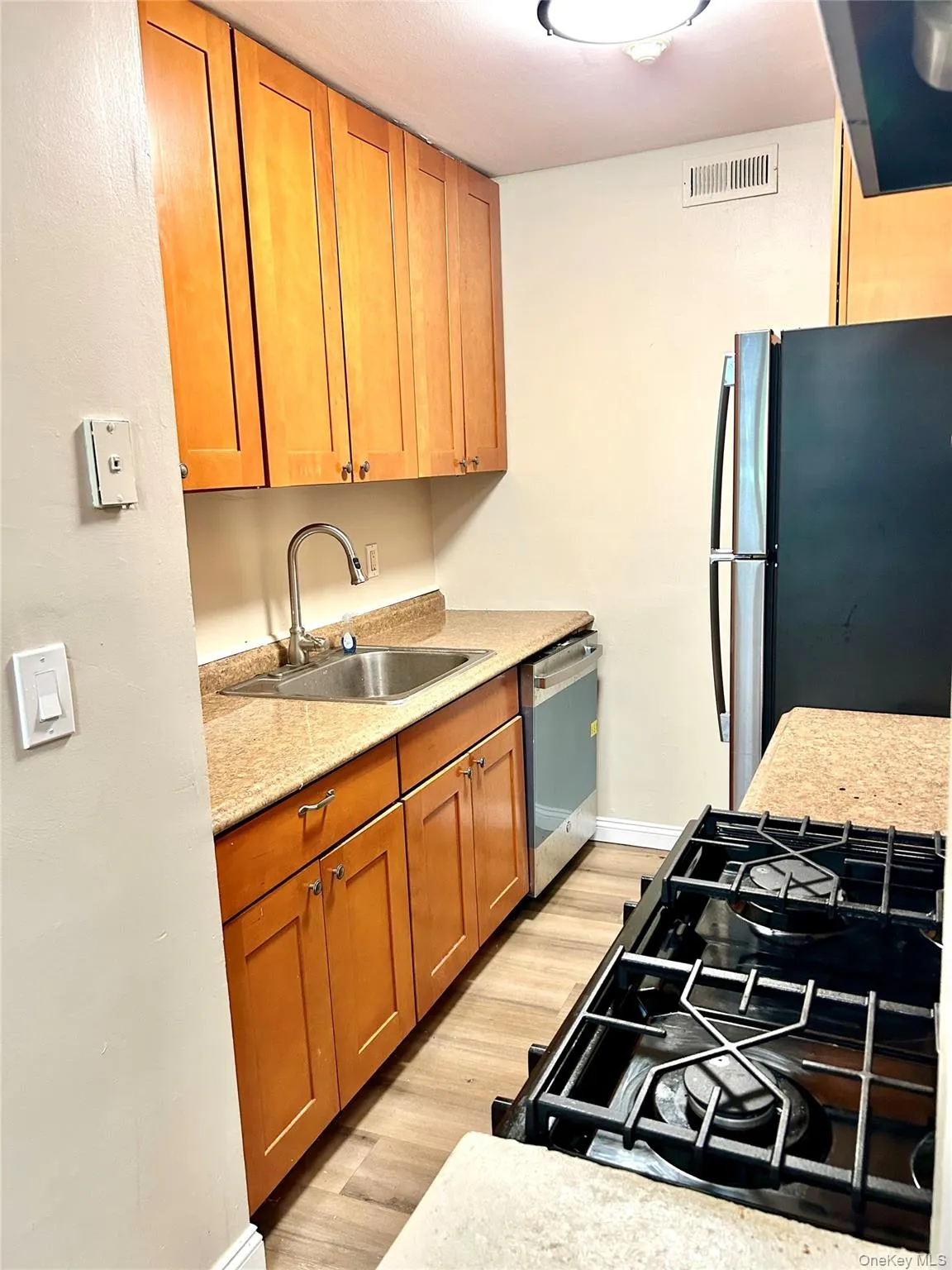 229 Artist Lake Drive, Brookhaven, NY, 1 Bedroom Bedrooms, 3 Rooms Rooms,1 BathroomBathrooms,Residential Lease,For Rent,Artist Lake,0,1013768 229 Artist Lake Drive, Brookhaven, NY, 1 Bedroom Bedrooms, 3 Rooms Rooms,1 BathroomBathrooms,Residential Lease,For Rent,Artist Lake,0,1013768
