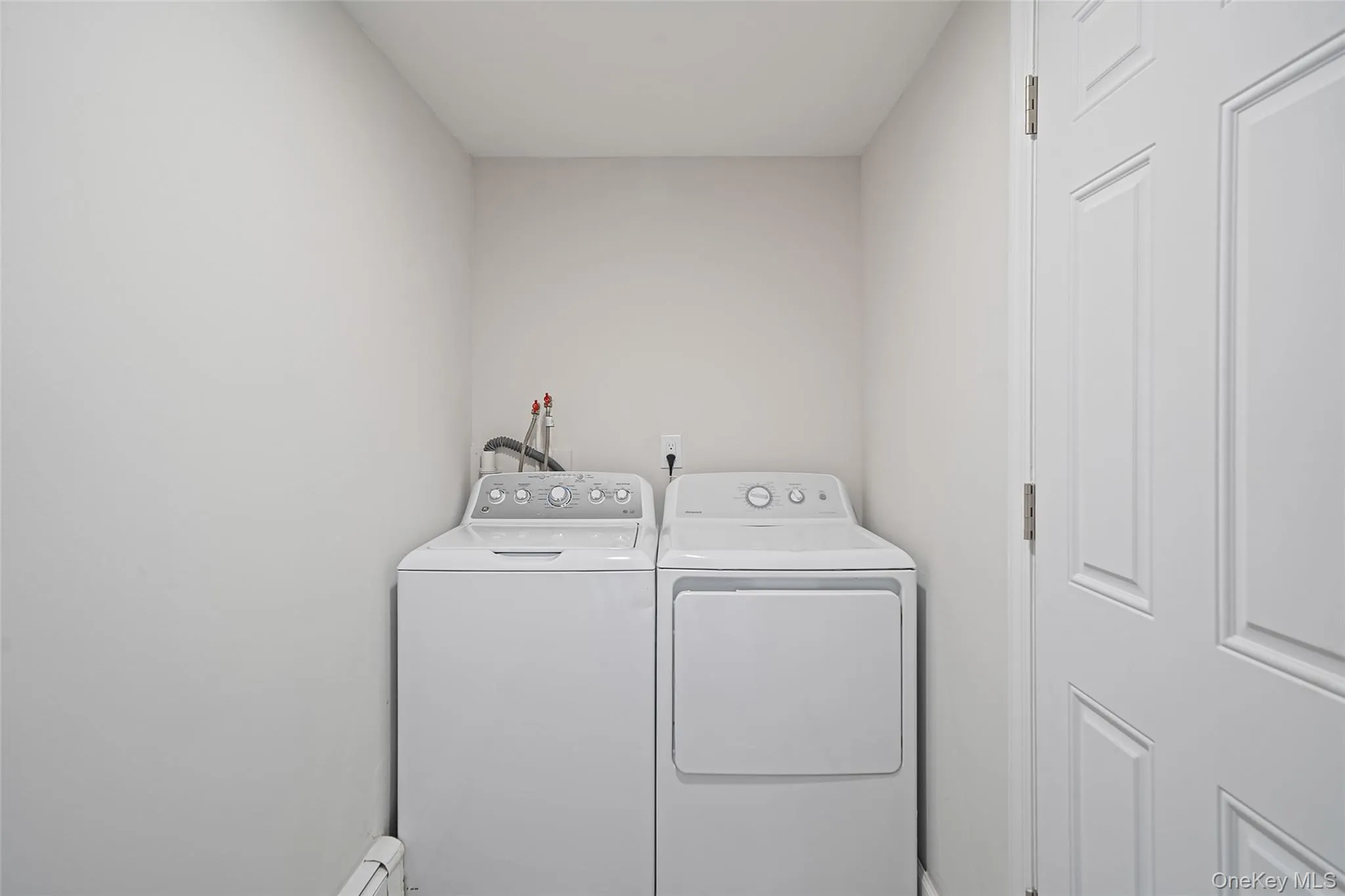 29 Pitchpine Place, Brookhaven, NY, 4 Bedrooms Bedrooms, 7 Rooms Rooms,2 BathroomsBathrooms,Residential,For Rent,Pitchpine,0,1013775 29 Pitchpine Place, Brookhaven, NY, 4 Bedrooms Bedrooms, 7 Rooms Rooms,2 BathroomsBathrooms,Residential,For Rent,Pitchpine,0,1013775