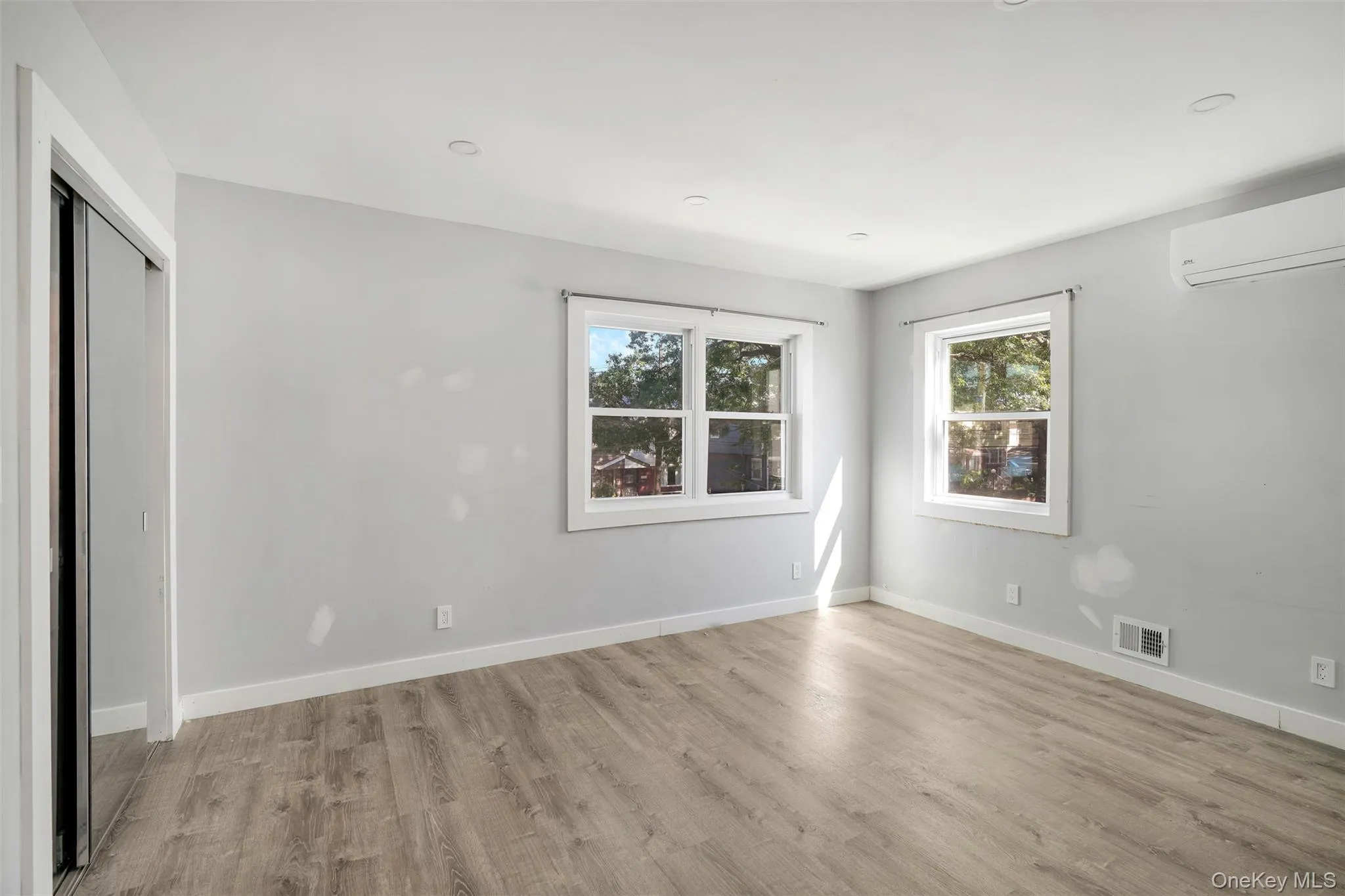17816 Zoller Road, New York, NY, 3 Bedrooms Bedrooms, 7 Rooms Rooms,1 BathroomBathrooms,Residential,For Rent,Zoller,0,KEY1013783 17816 Zoller Road, New York, NY, 3 Bedrooms Bedrooms, 7 Rooms Rooms,1 BathroomBathrooms,Residential,For Rent,Zoller,0,KEY1013783